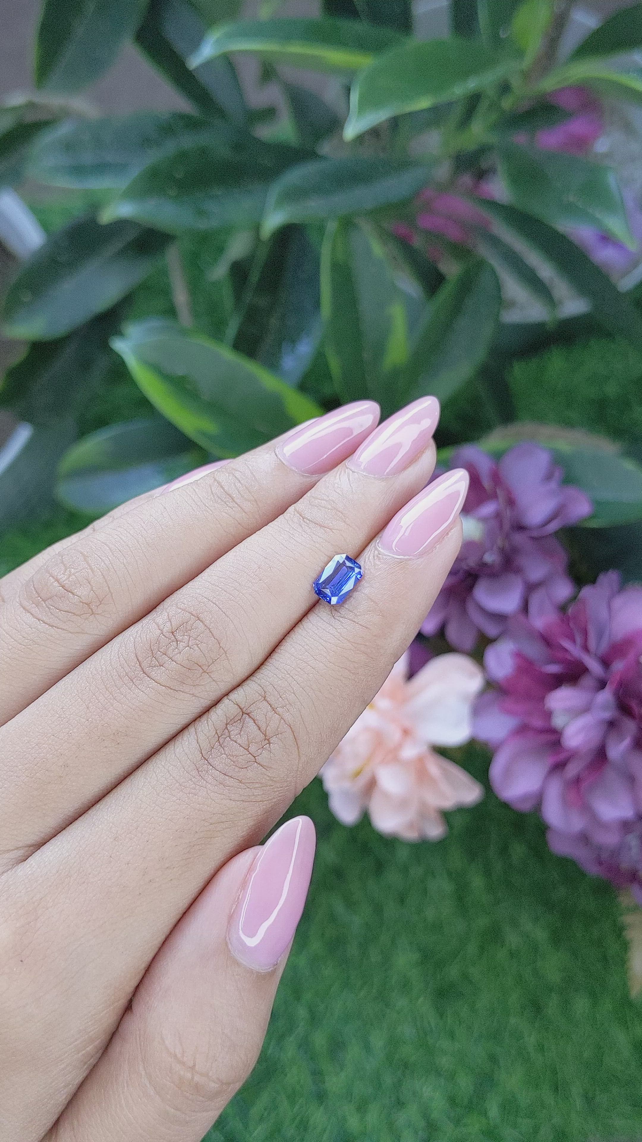 1.01 Ct. Blue Sapphire from Ceylon (Sri Lanka) Size Video