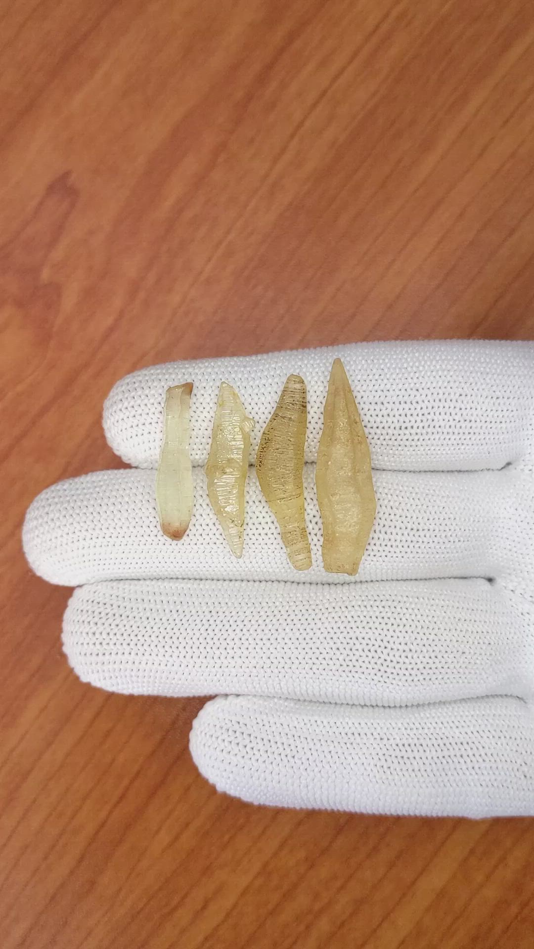 33.97 Ct. Yellow Sapphire Crystal from Ceylon (Sri Lanka) Size Video