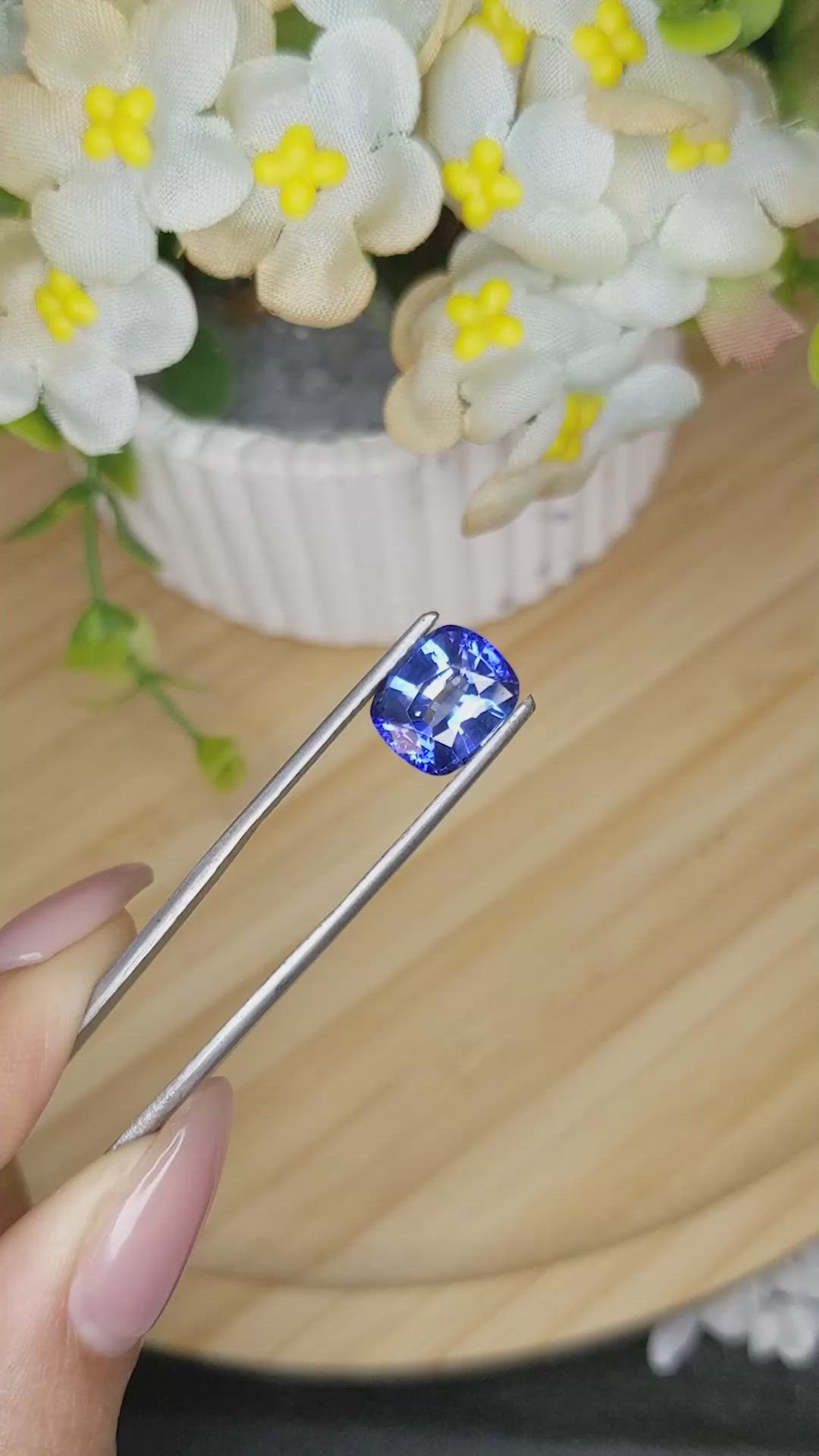 4.68 Ct. Blue Sapphire from Ceylon (Sri Lanka) Size Video