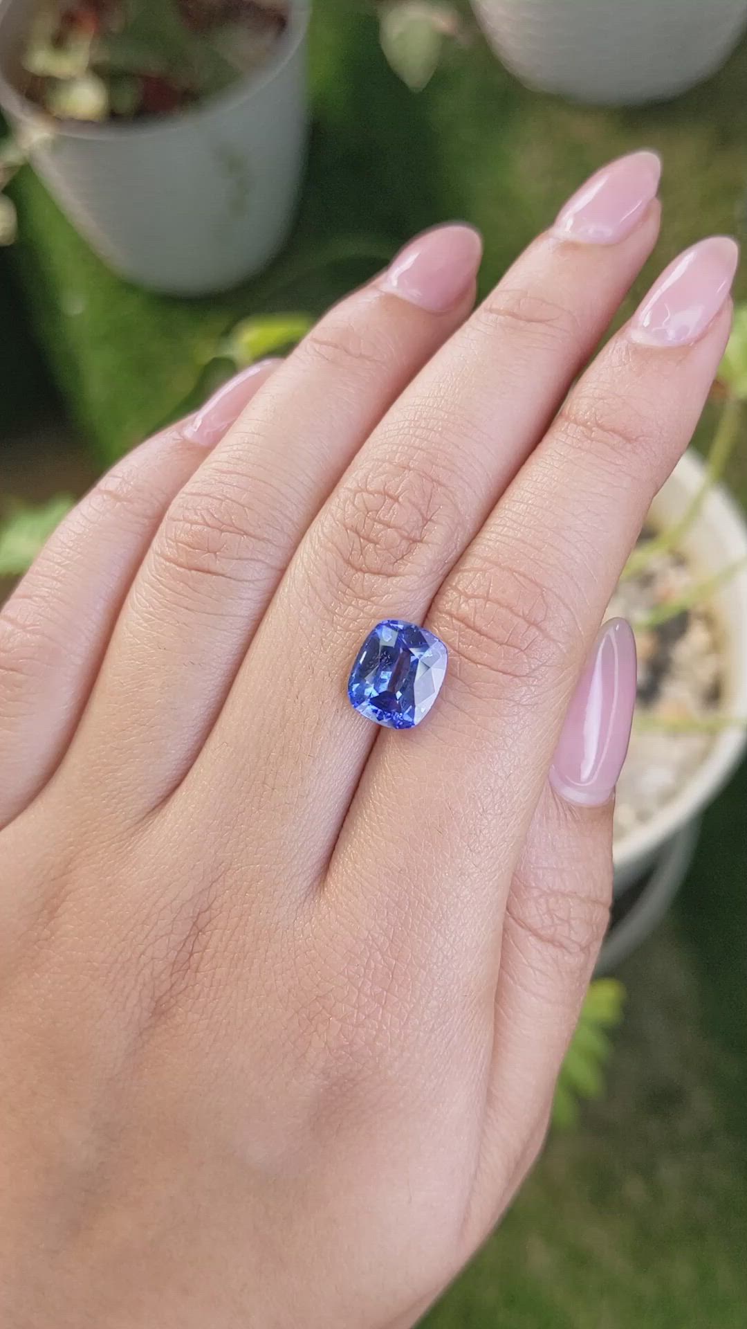 4.68 Ct. Blue Sapphire from Ceylon (Sri Lanka) Size Video