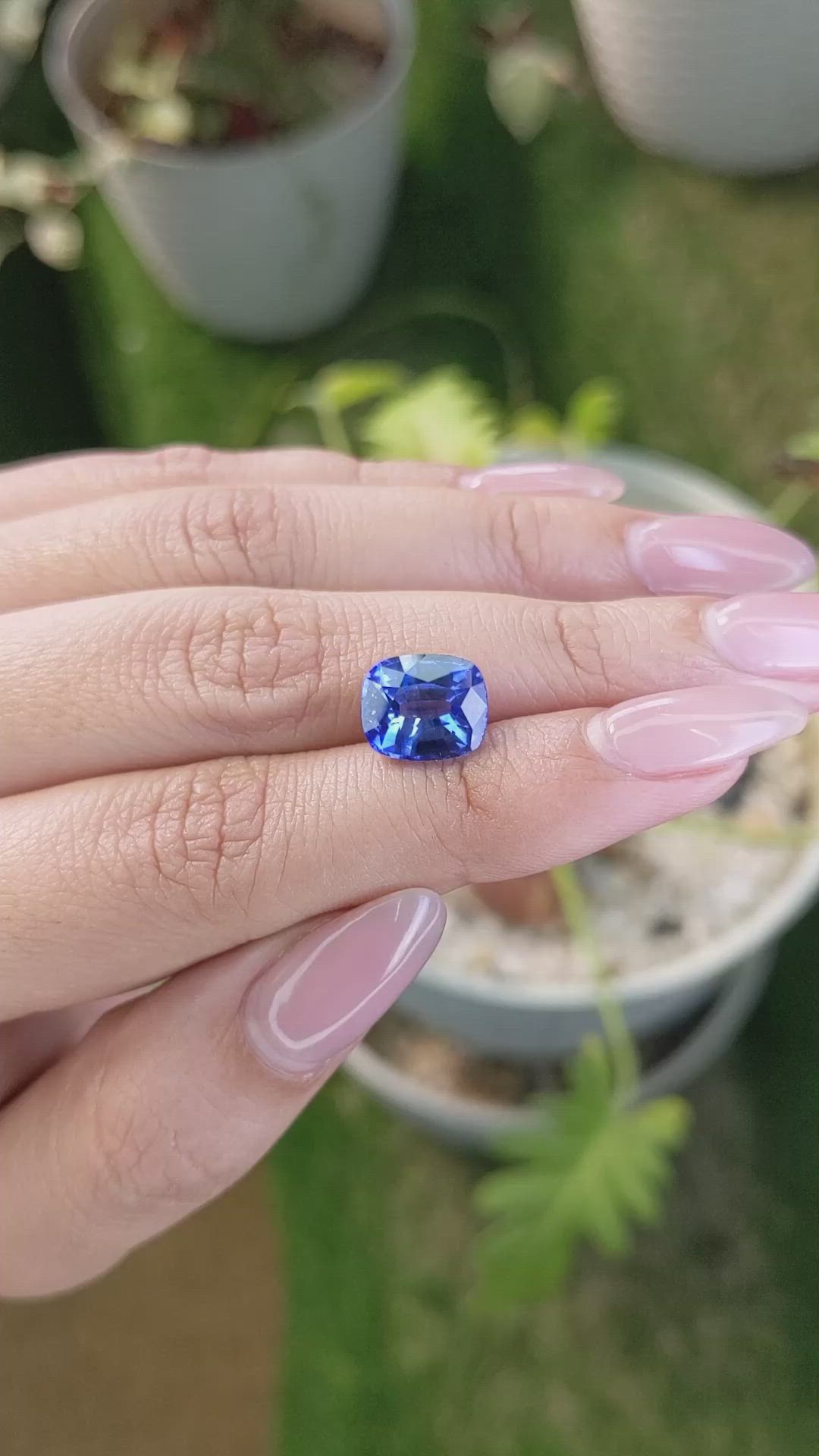 4.68 Ct. Blue Sapphire from Ceylon (Sri Lanka) Size Video
