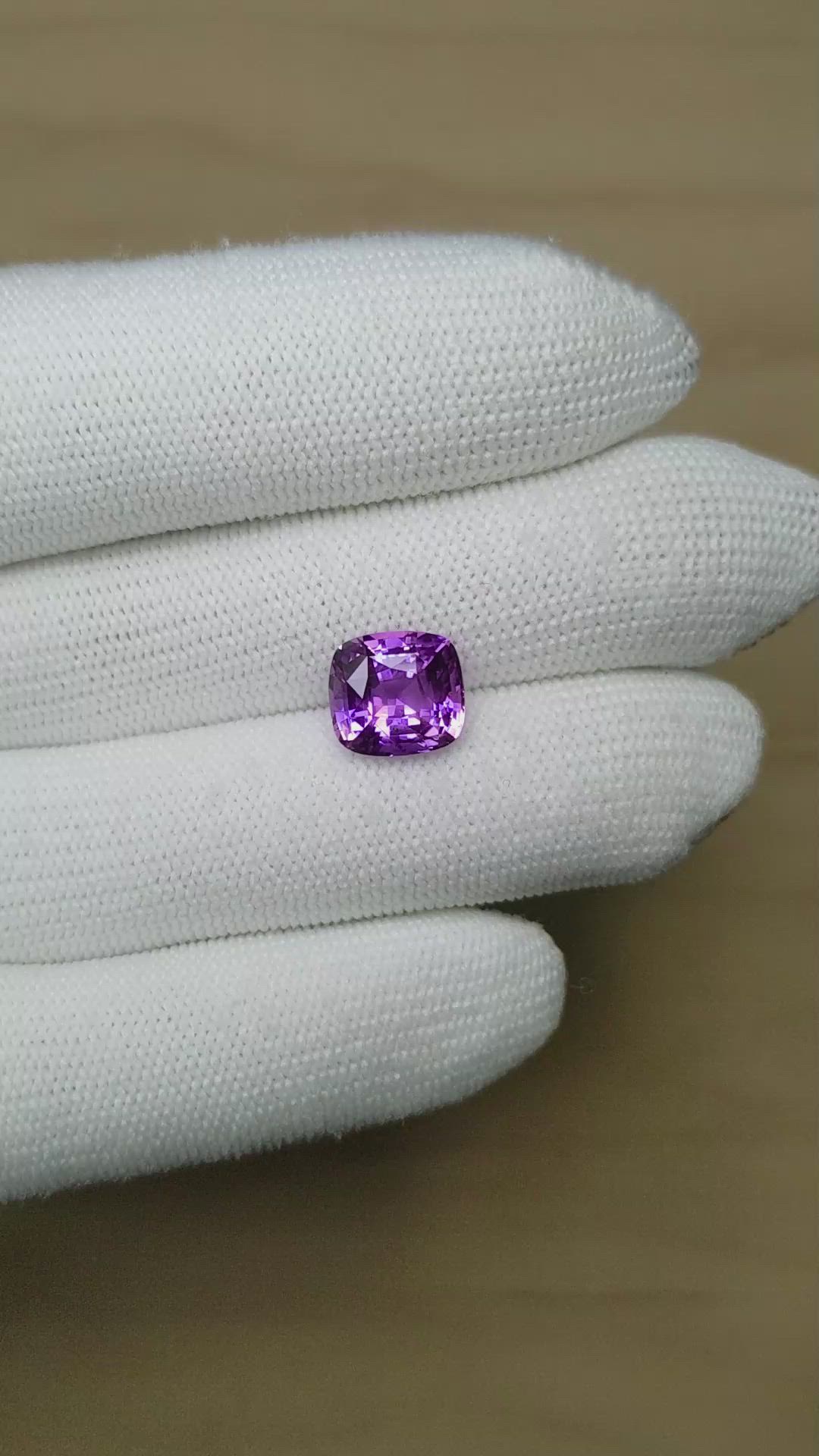 5.55 Ct. Pinkish Purple Sapphire from Ceylon (Sri Lanka) Size Video