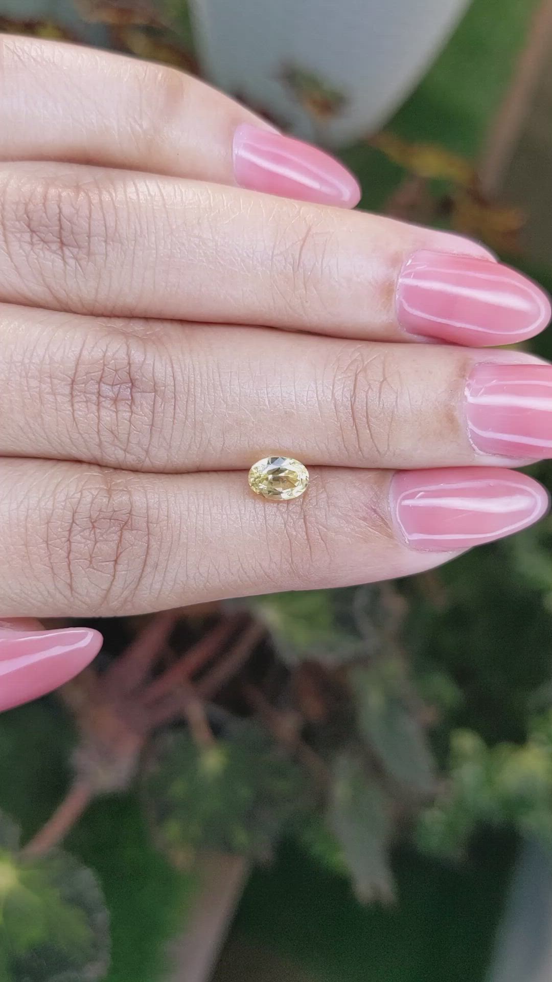 1.05 Ct. Yellow Sapphire from Ceylon (Sri Lanka) Size Video