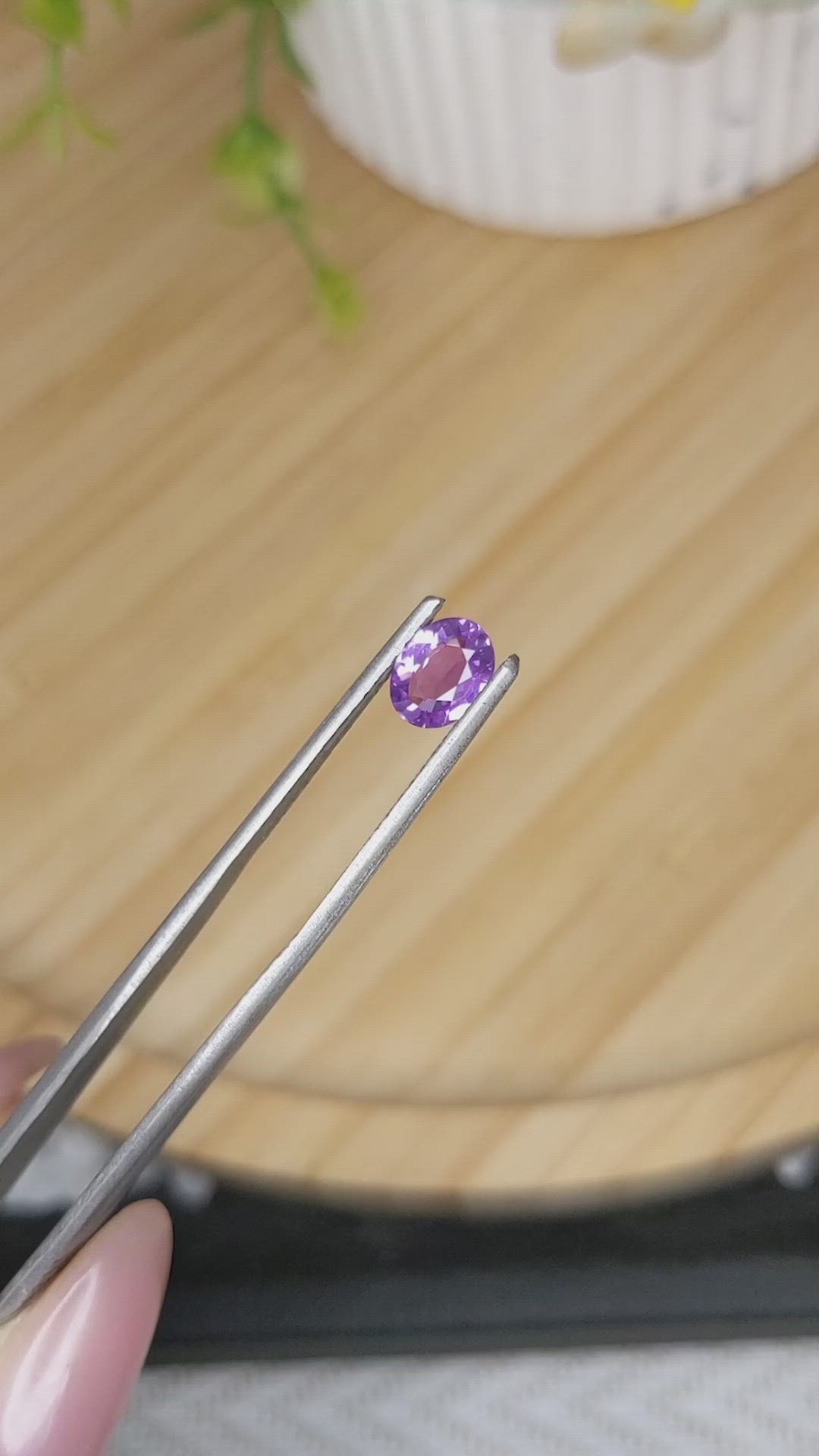 0.99 Ct. Pinkish Purple Sapphire from Ceylon (Sri Lanka) Size Video