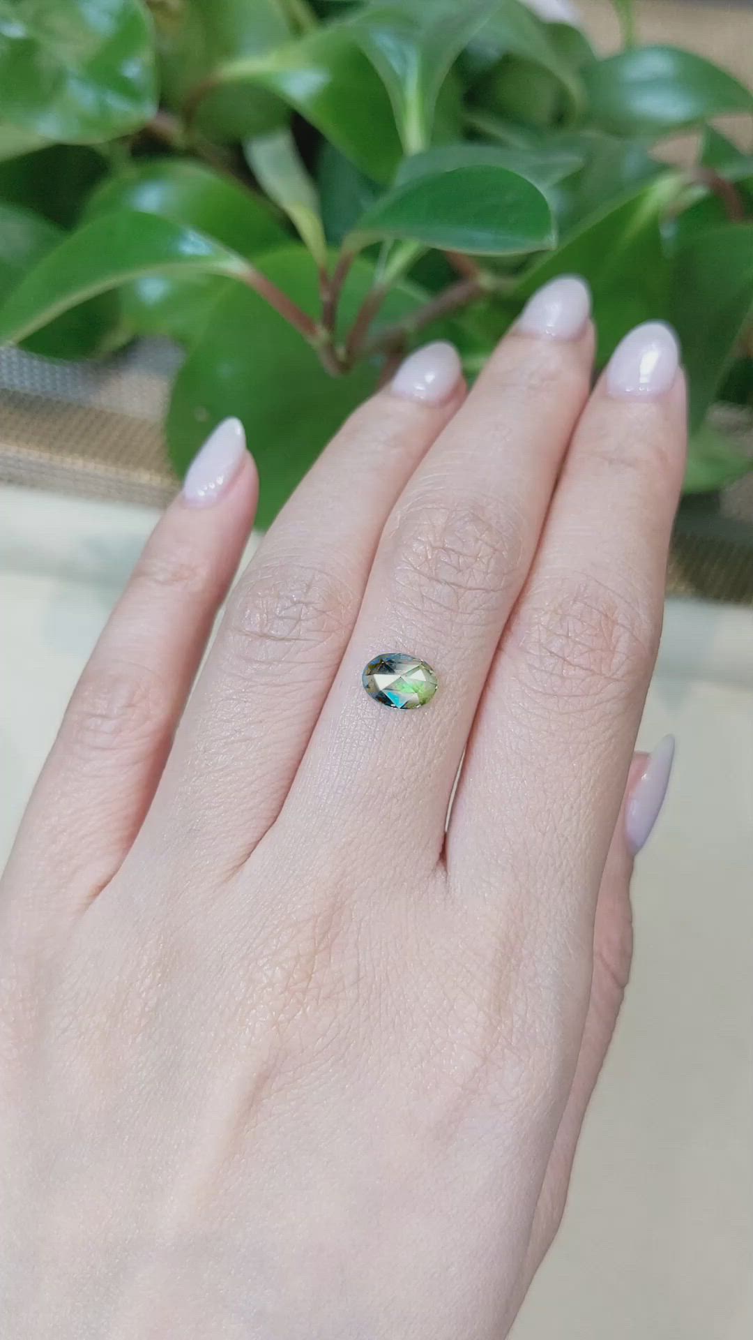 1.06 Ct. Bi Color Sapphire from Montana Size Video