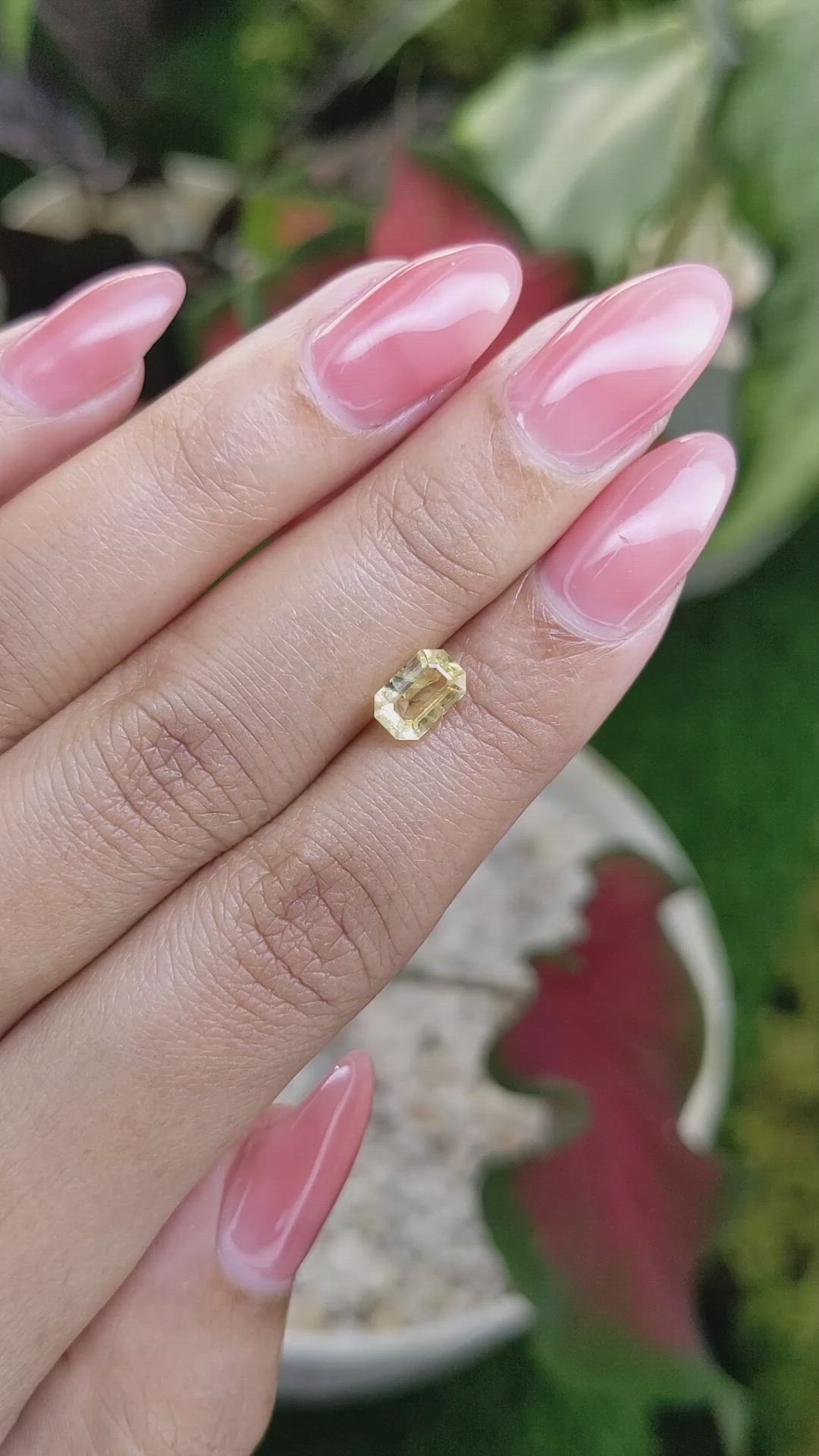 1.33 Ct. Yellow Sapphire from Ceylon (Sri Lanka) Size Video