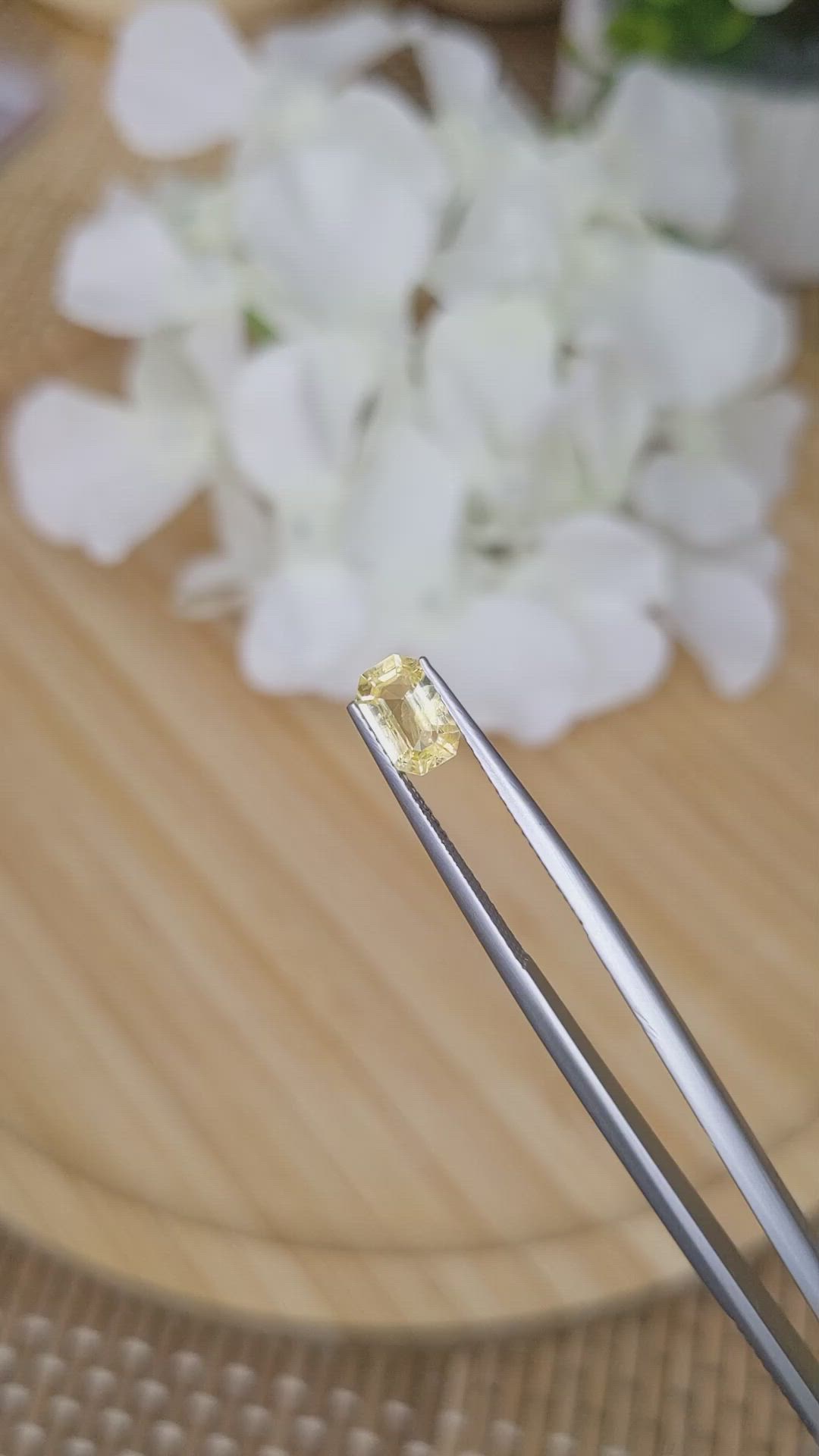 1.33 Ct. Yellow Sapphire from Ceylon (Sri Lanka) Size Video
