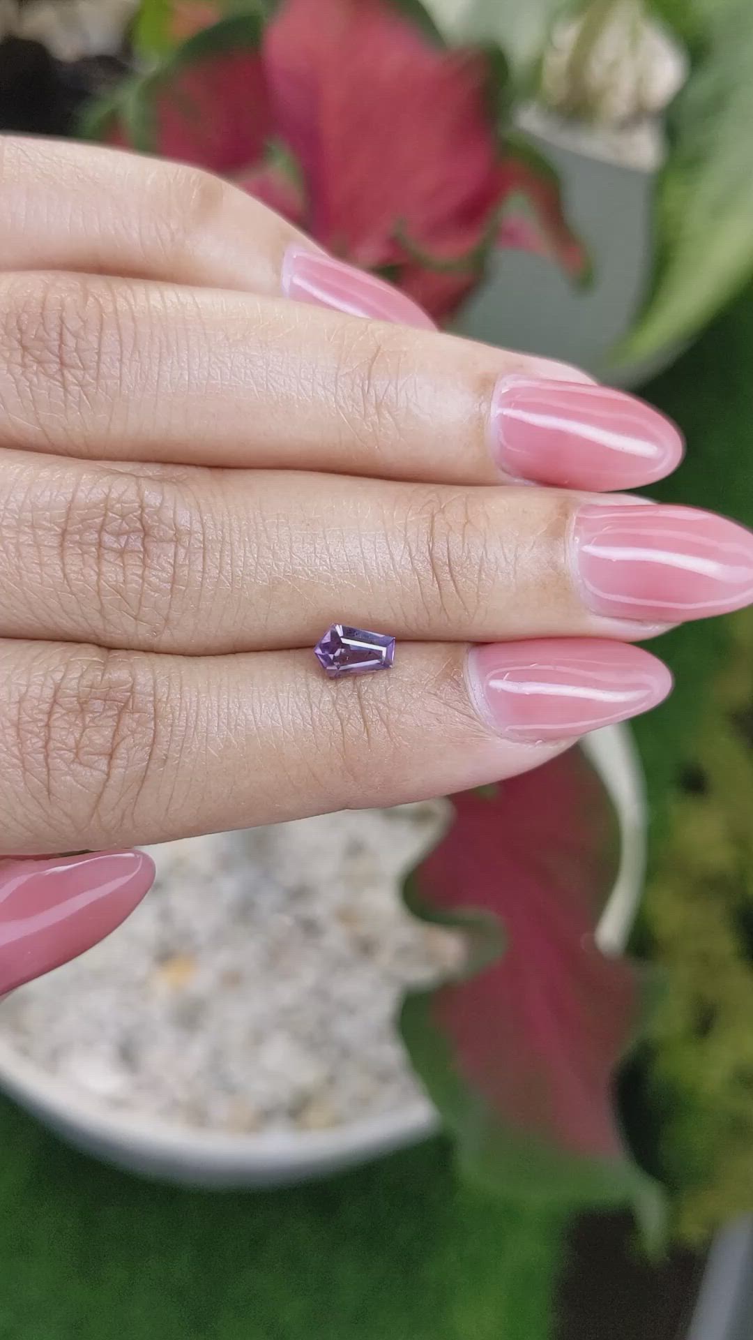 0.95 Ct. Pinkish Purple Sapphire from Ceylon (Sri Lanka) Size Video