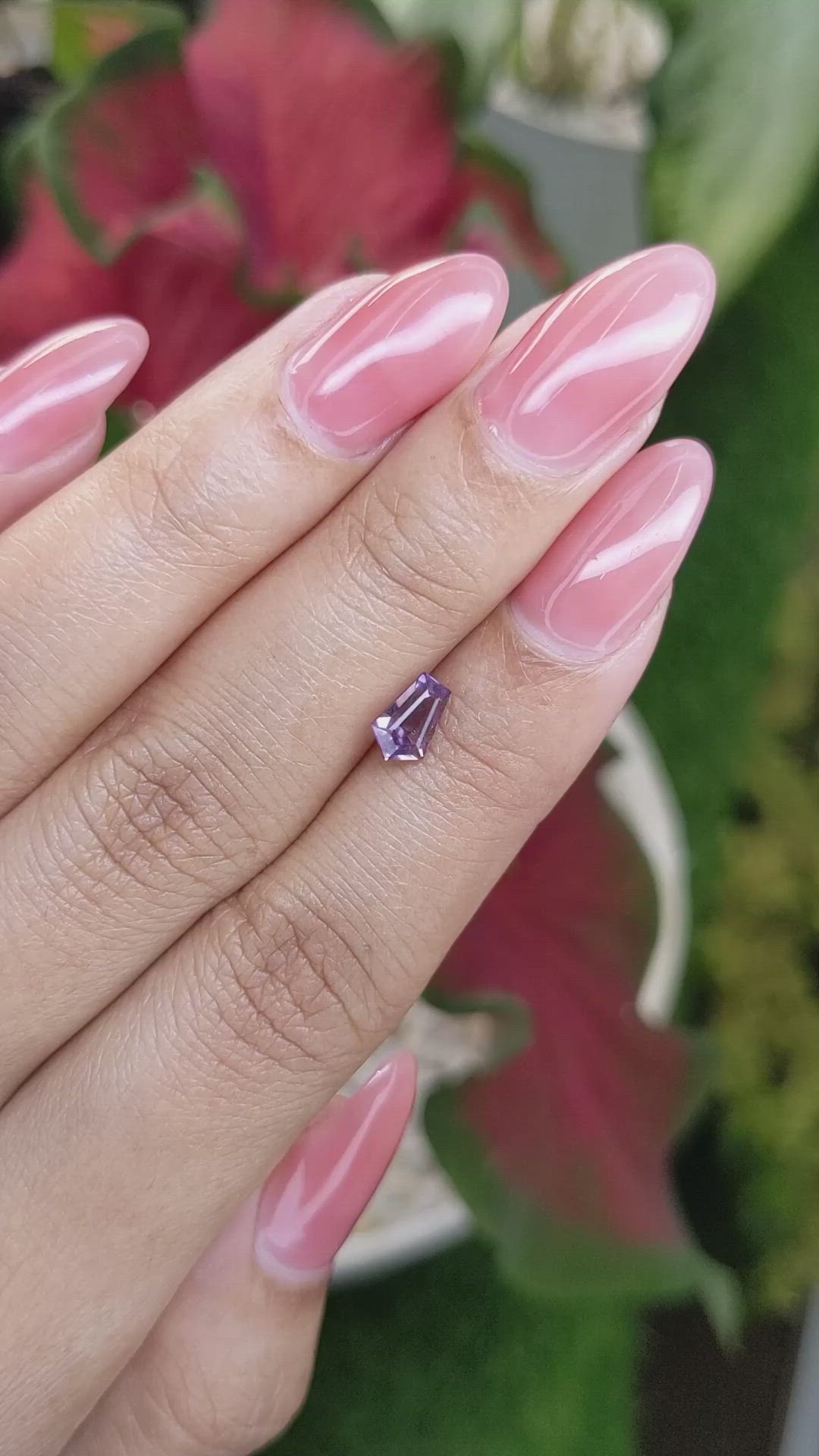 0.95 Ct. Pinkish Purple Sapphire from Ceylon (Sri Lanka) Size Video