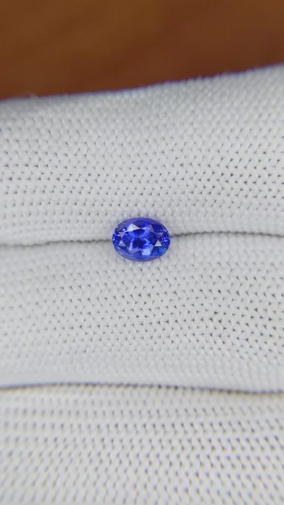 0.83 Ct. Blue Sapphire from Ceylon (Sri Lanka) Size Video