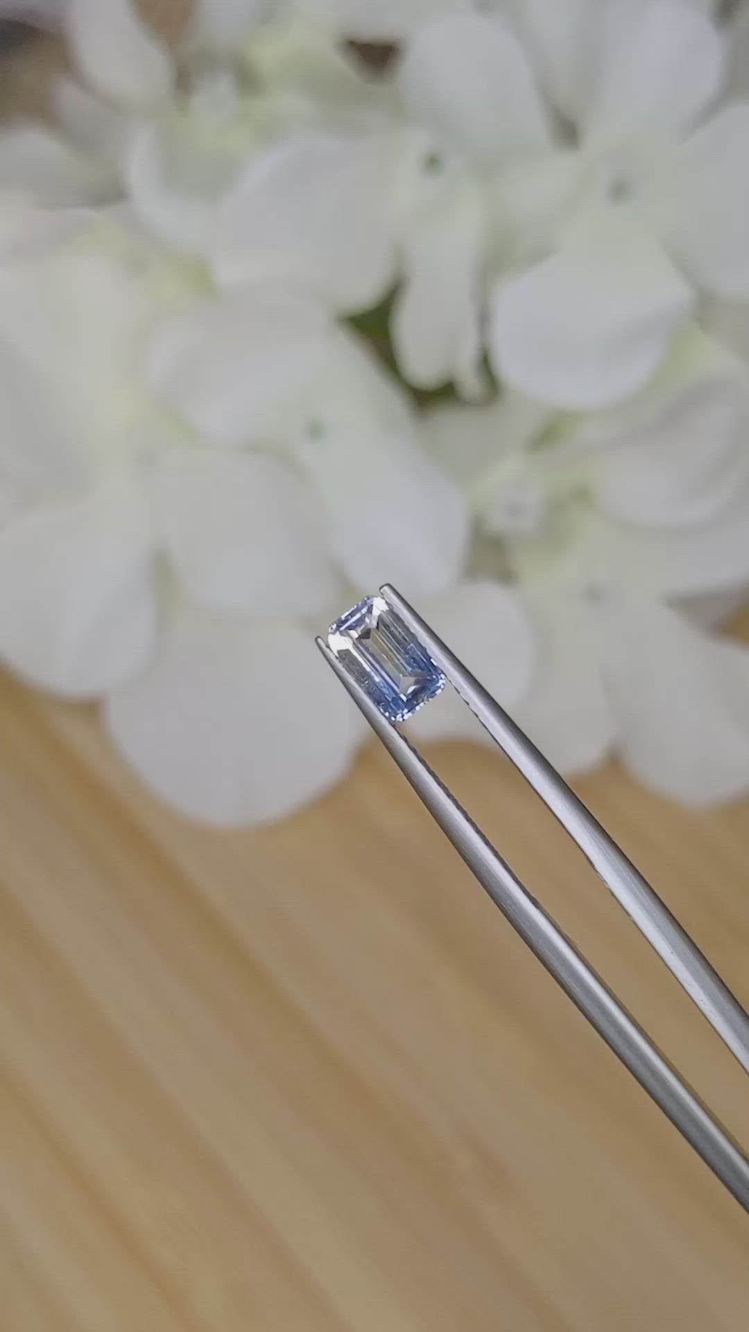 1.06 Ct. Bi Color Sapphire from Ceylon (Sri Lanka) Size Video