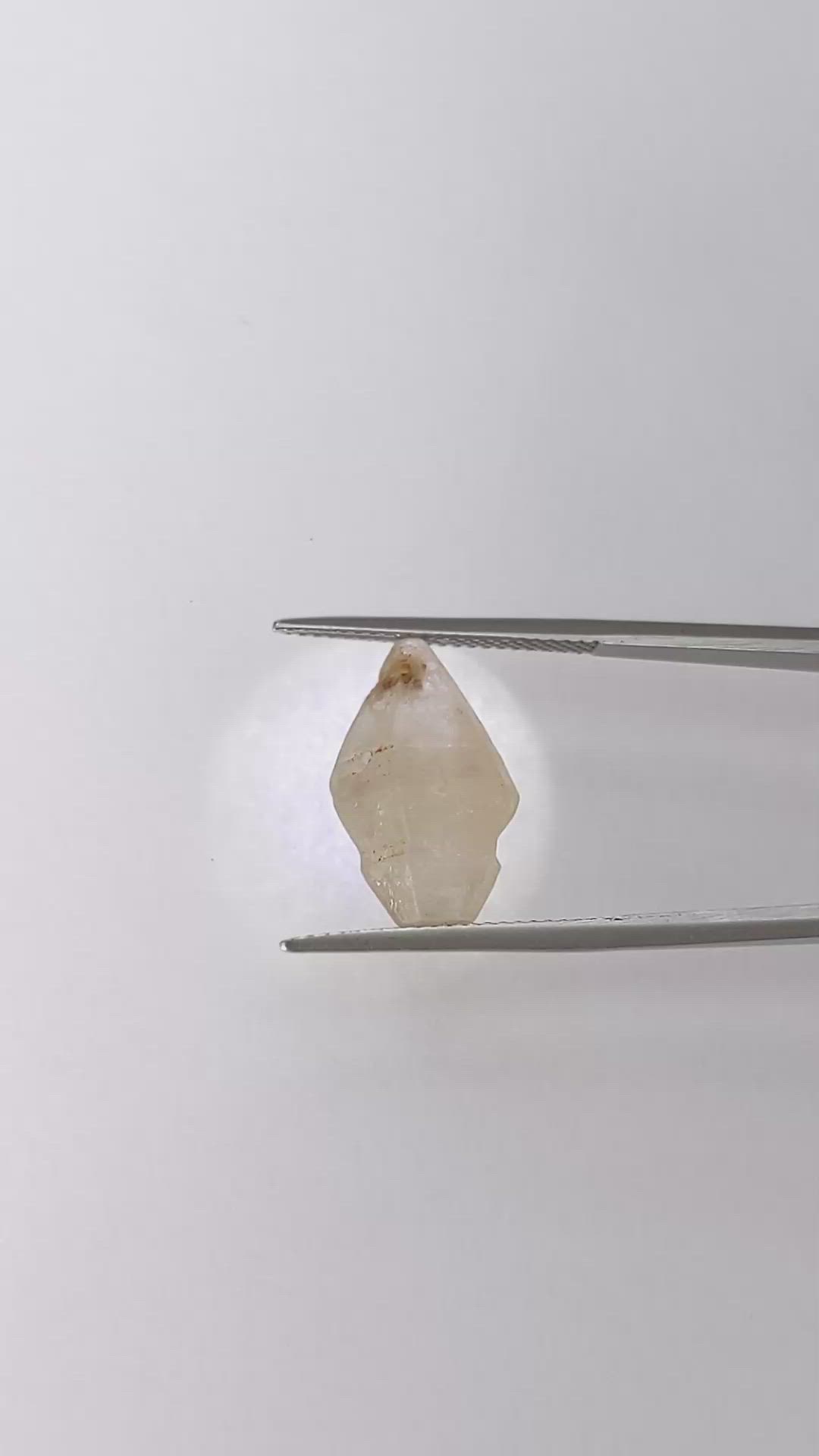 11.59 Ct. Yellow Sapphire Crystal from Ceylon (Sri Lanka) Size Video