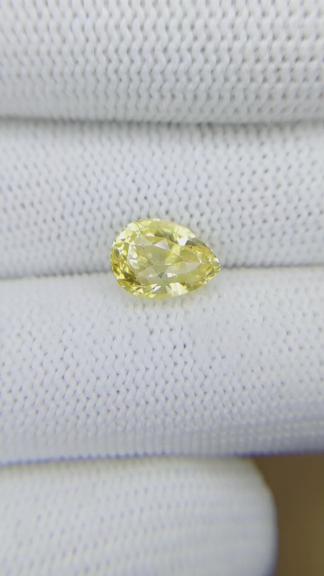 3.49 Ct. Yellow Sapphire from Ceylon (Sri Lanka) Size Video