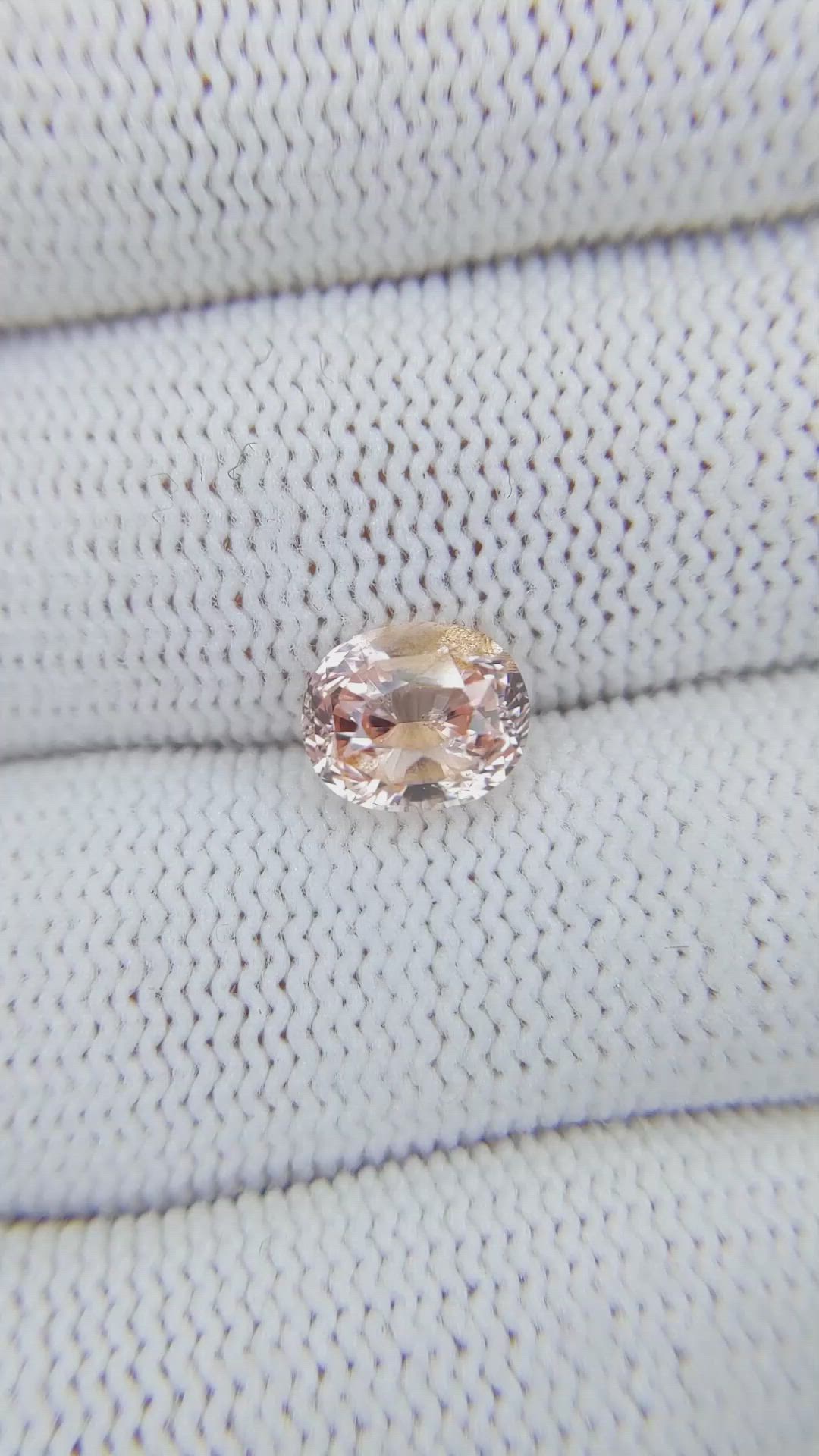 2.52 Ct. Padparadscha Sapphire from Ceylon (Sri Lanka) Size Video