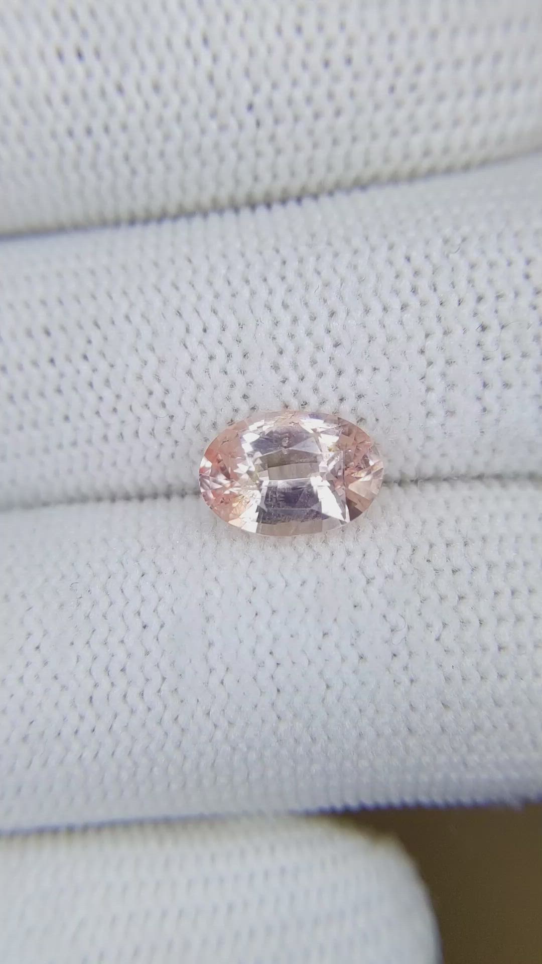 2.16 Ct. Padparadscha Sapphire from Ceylon (Sri Lanka) Size Video