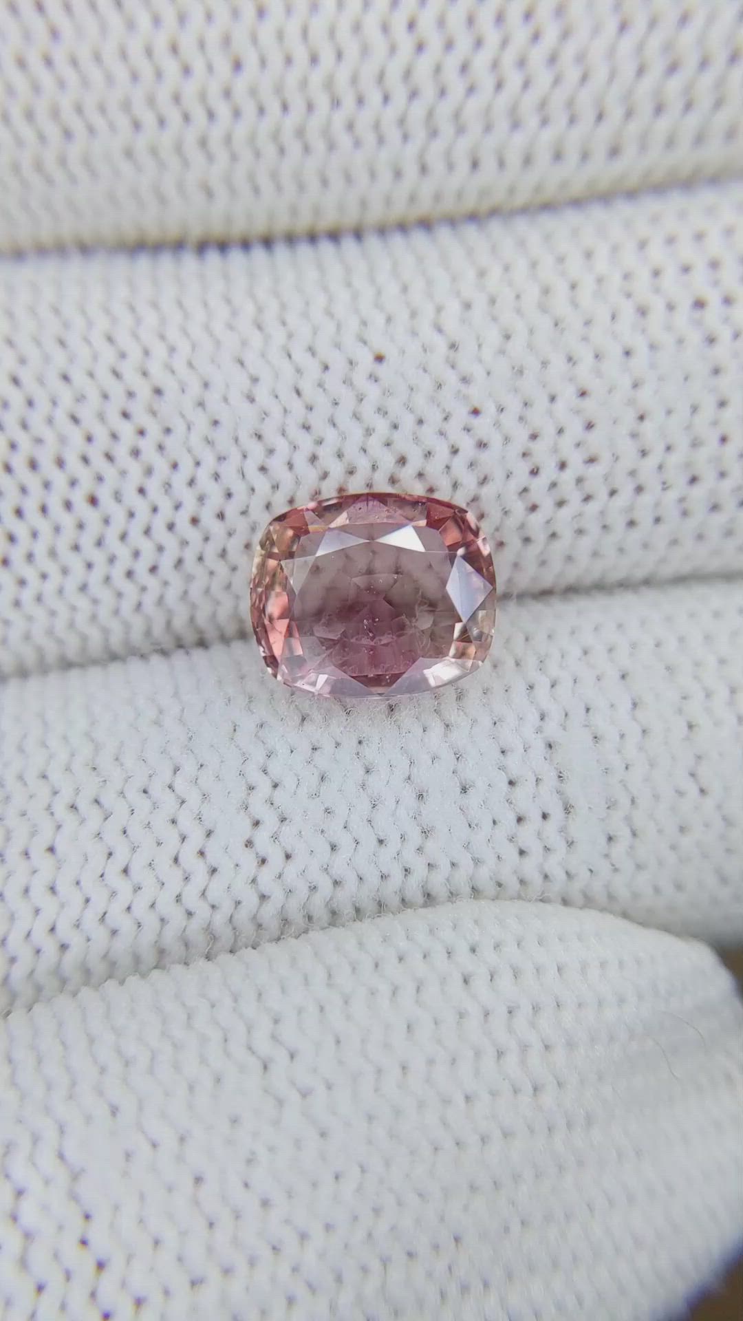 3.25 Ct. Padparadscha Sapphire from Ceylon (Sri Lanka) Size Video