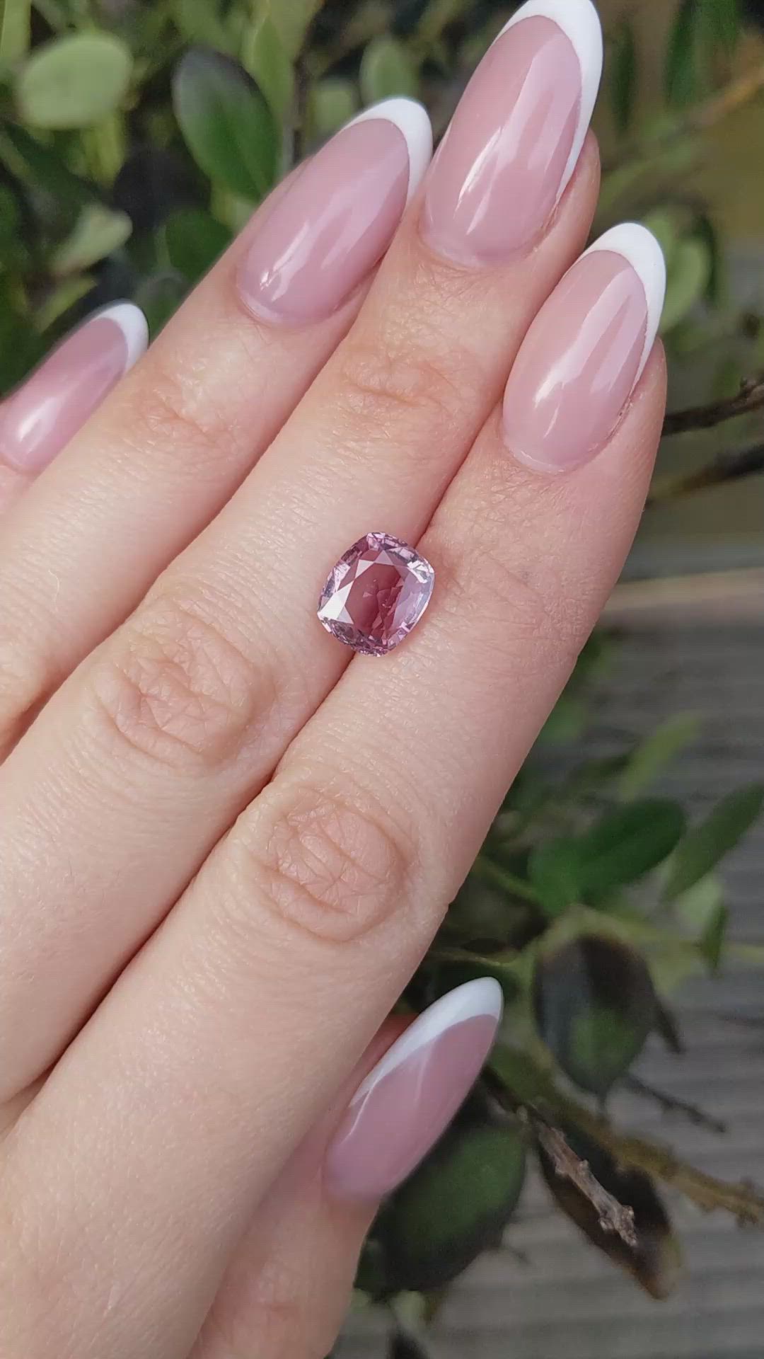 3.25 Ct. Padparadscha Sapphire from Ceylon (Sri Lanka) Size Video