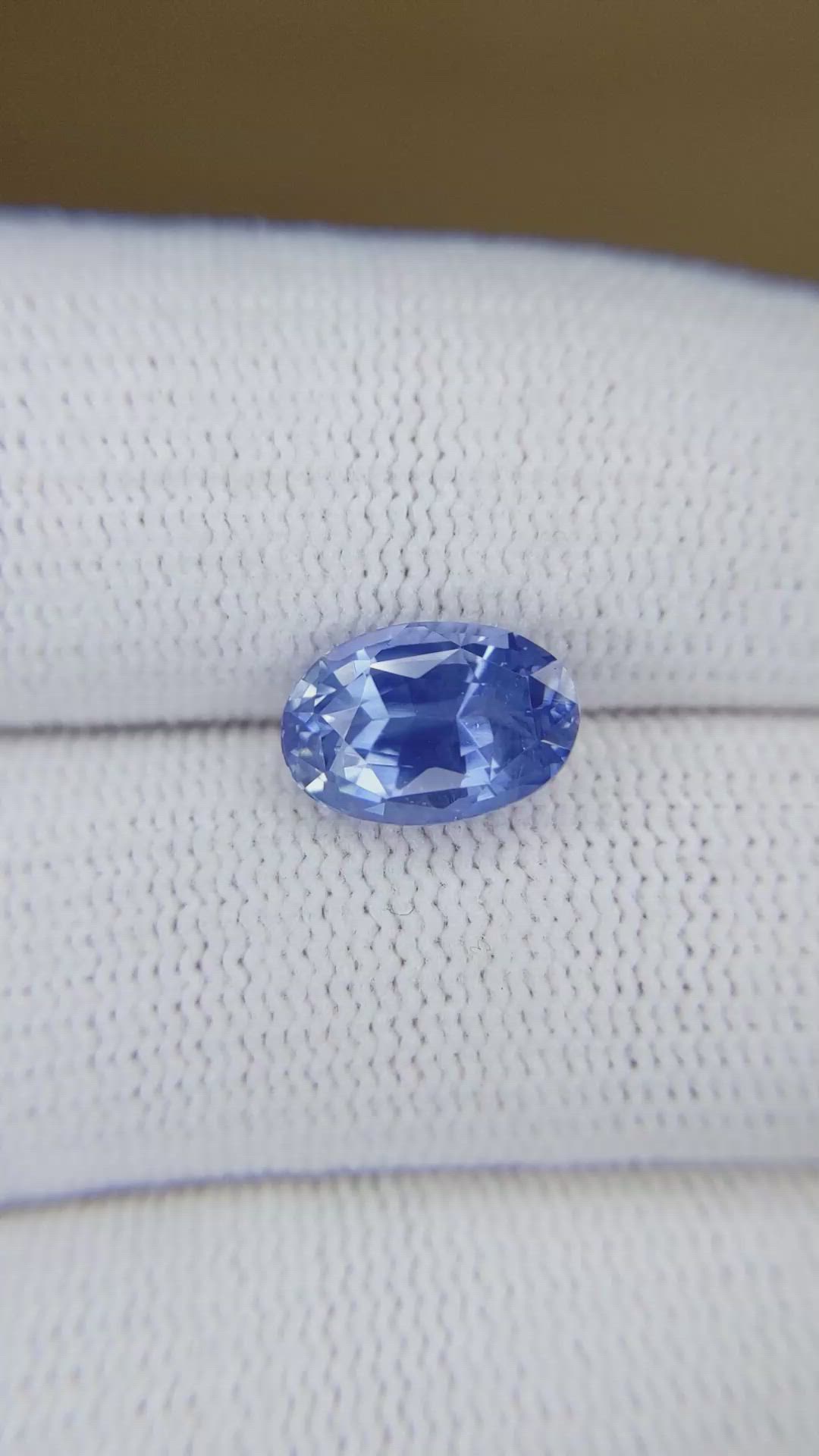 3.76 Ct. Blue Sapphire from Ceylon (Sri Lanka) Size Video