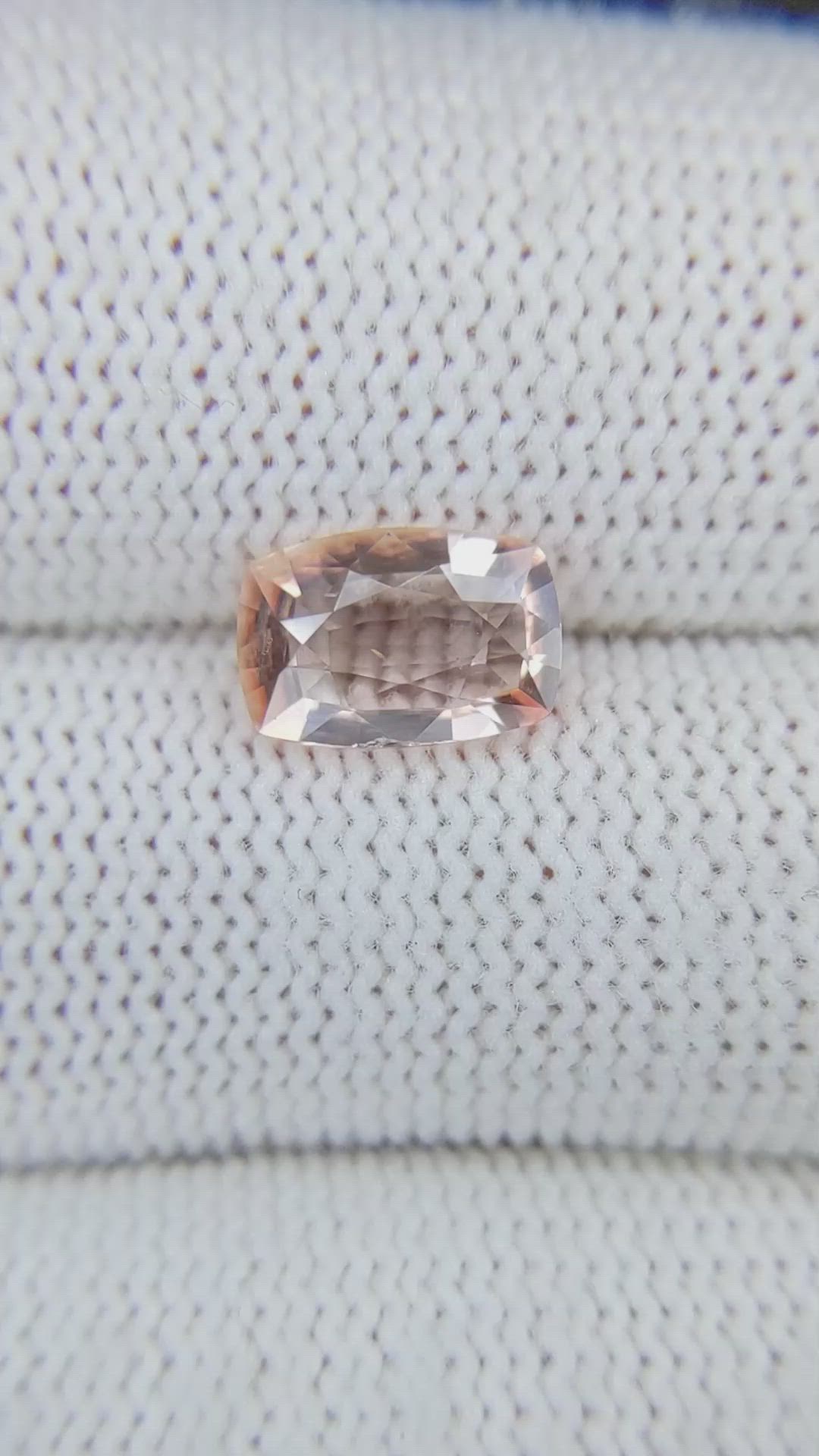 1.78 Ct. Padparadscha Sapphire from Ceylon (Sri Lanka) Size Video