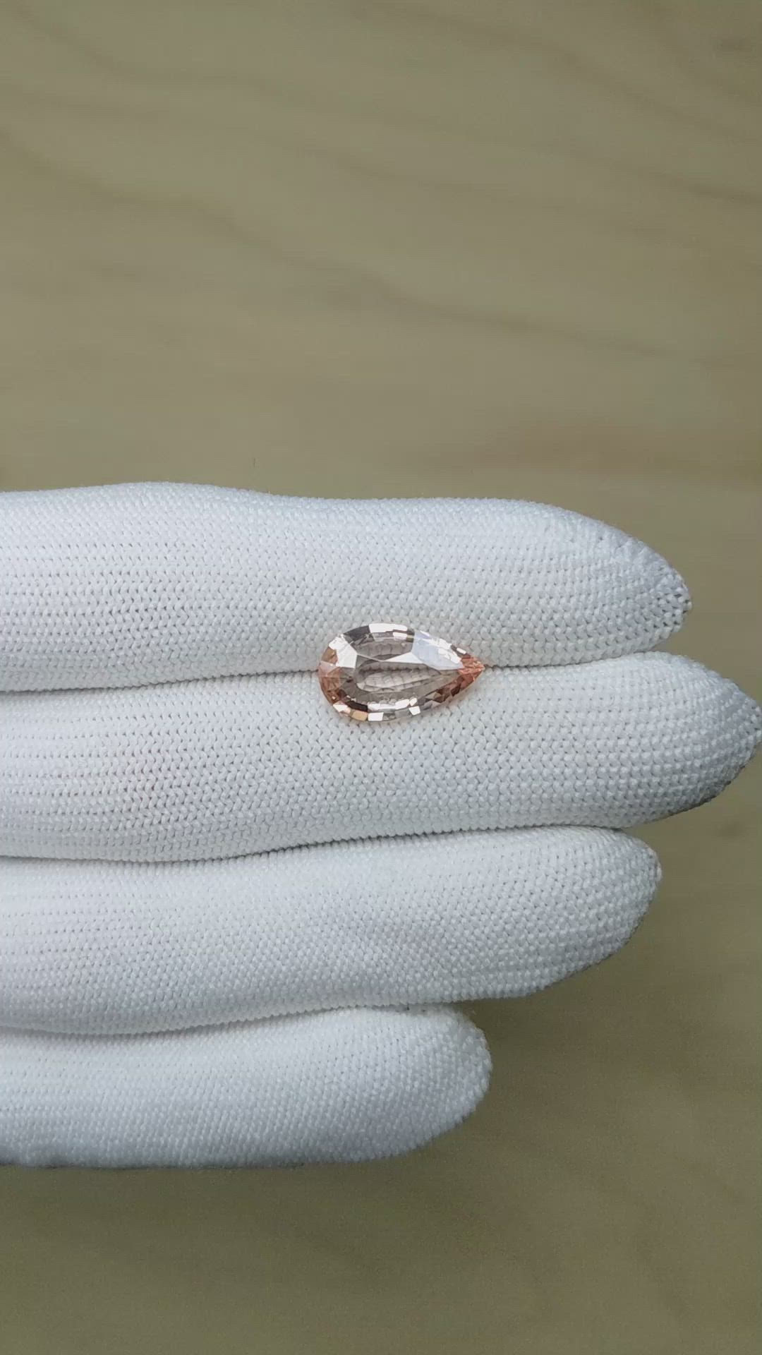 4.01 Ct. Padparadscha Sapphire from Ceylon (Sri Lanka) Size Video