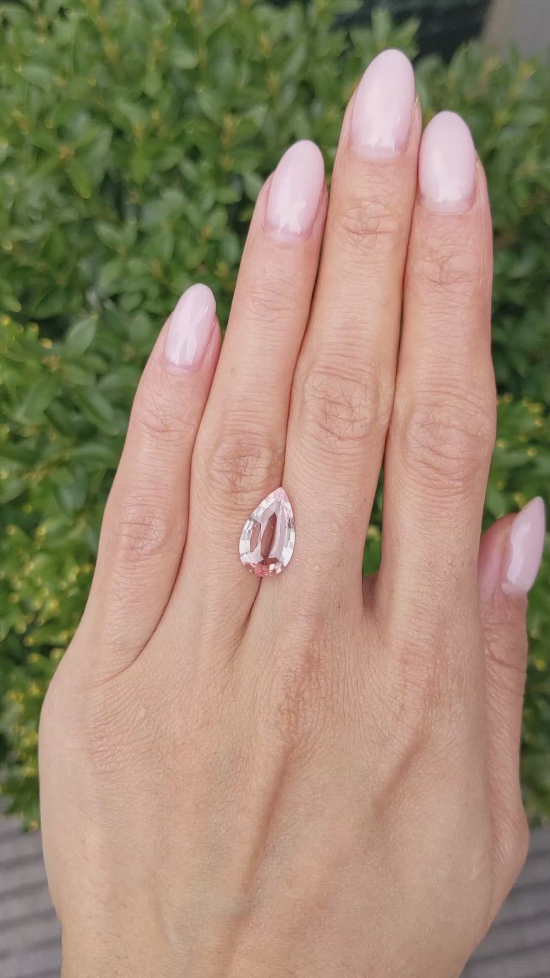 4.01 Ct. Padparadscha Sapphire from Ceylon (Sri Lanka) Size Video