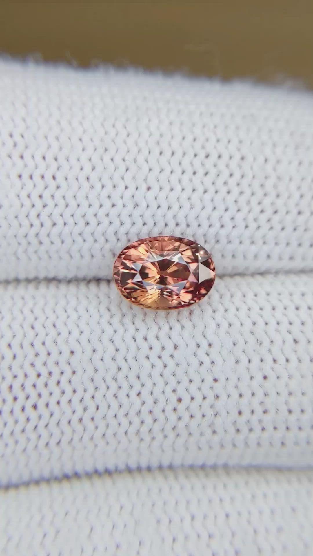 2.26 Ct. Padparadscha Sapphire from Ceylon (Sri Lanka) Size Video