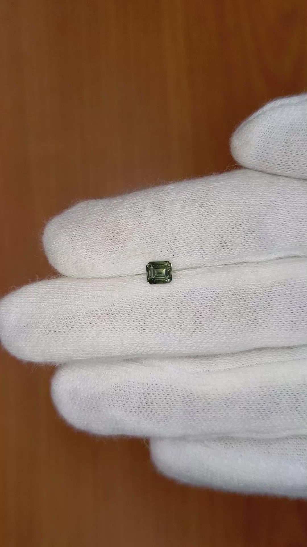 0.50 Ct. Green Sapphire from Ceylon (Sri Lanka) Size Video