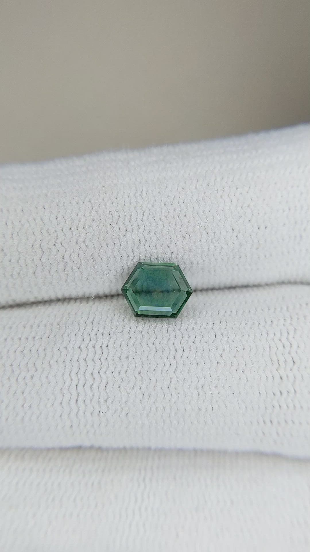0.94 Ct. Bluish Green Sapphire from Montana Size Video
