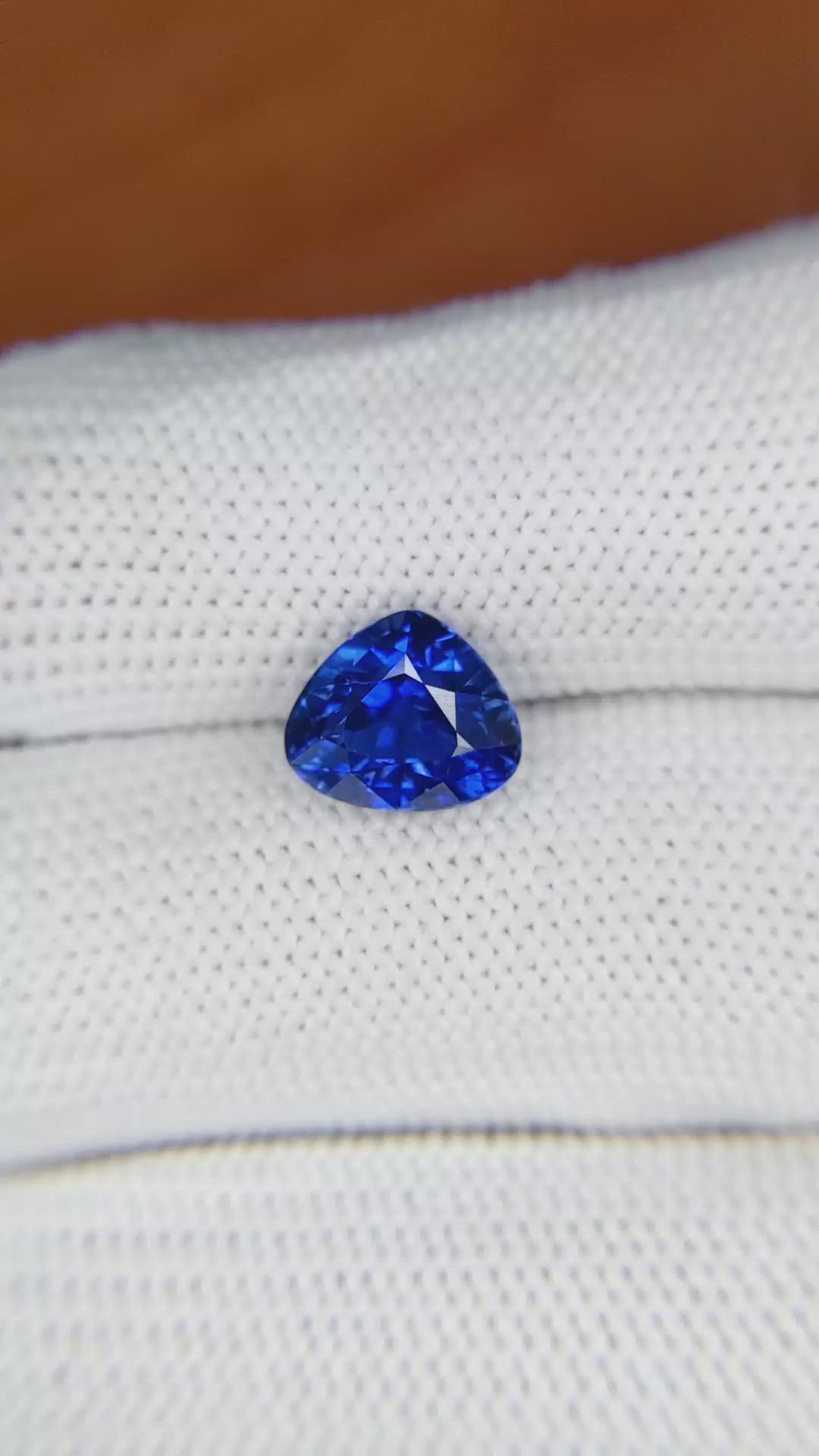 3.04 Ct. Blue Sapphire from Ceylon (Sri Lanka) Size Video