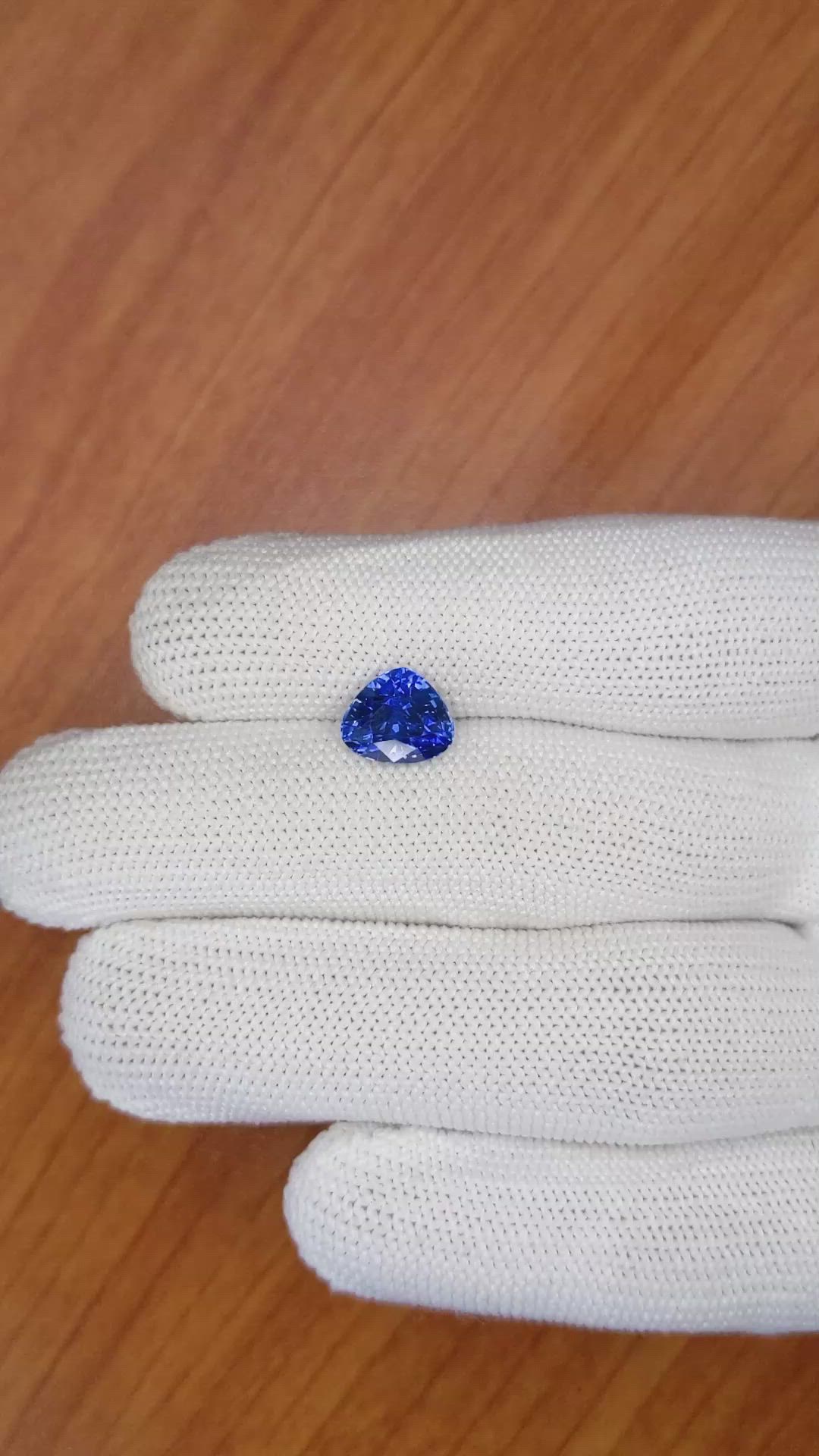 3.04 Ct. Blue Sapphire from Ceylon (Sri Lanka) Size Video