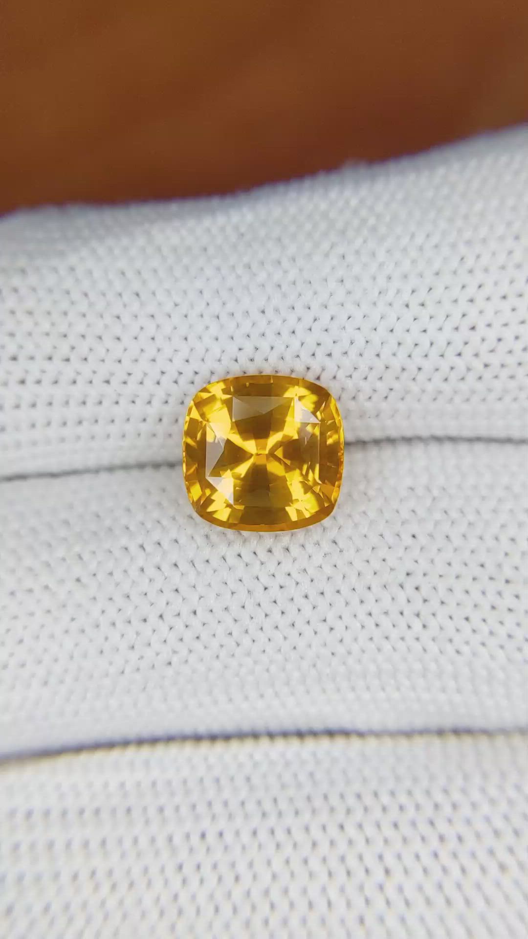 3.89 Ct. Yellowish Orange Sapphire from Ceylon (Sri Lanka) Size Video