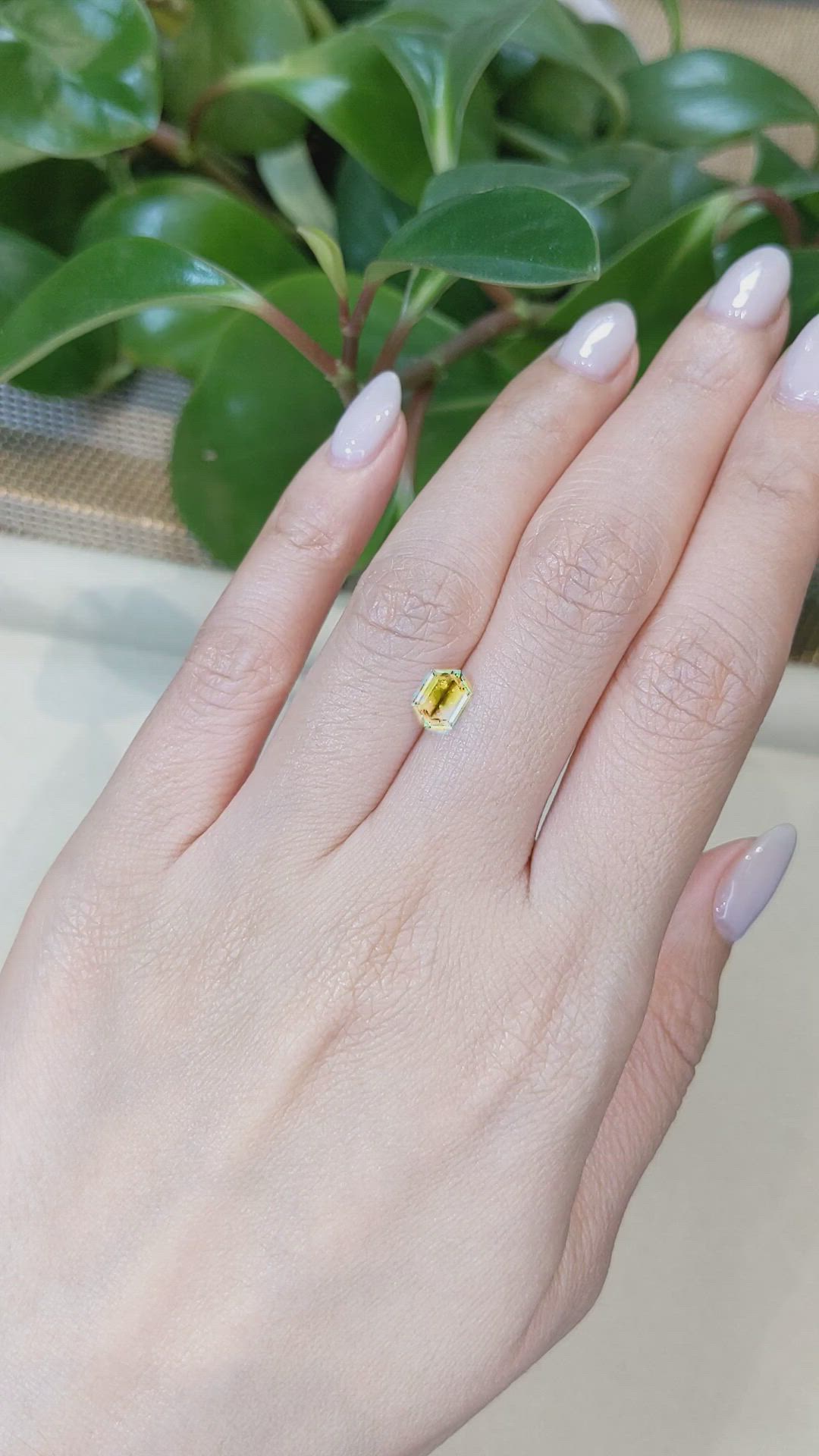 1.04 Ct. Bi Color Sapphire from Montana Size Video