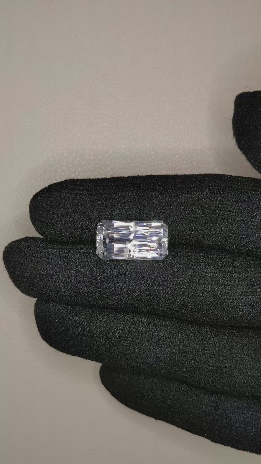 10.14 Ct. White Sapphire from Ceylon (Sri Lanka) Size Video