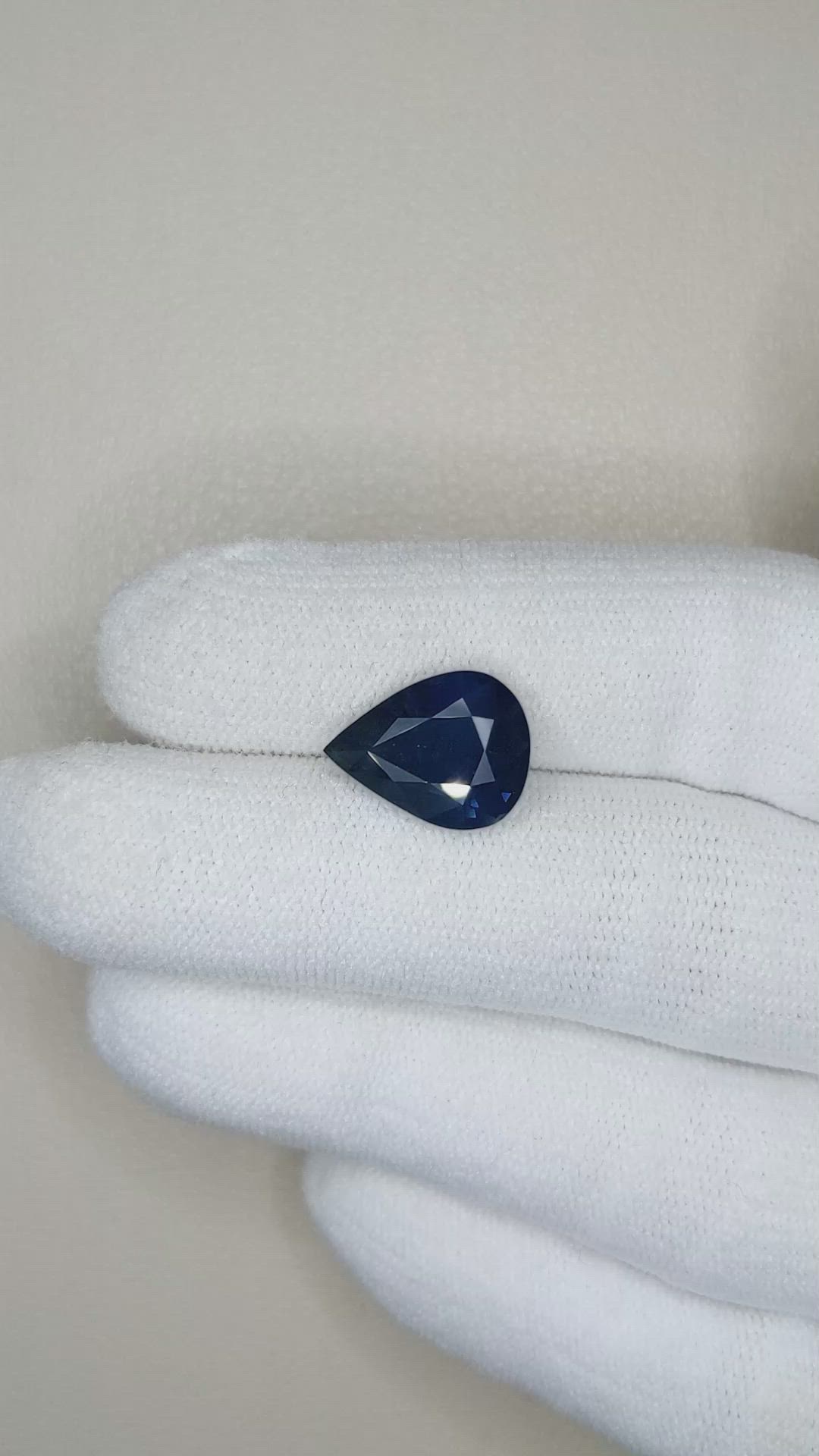 5.15 Ct. Blue Sapphire from Ceylon (Sri Lanka) Size Video