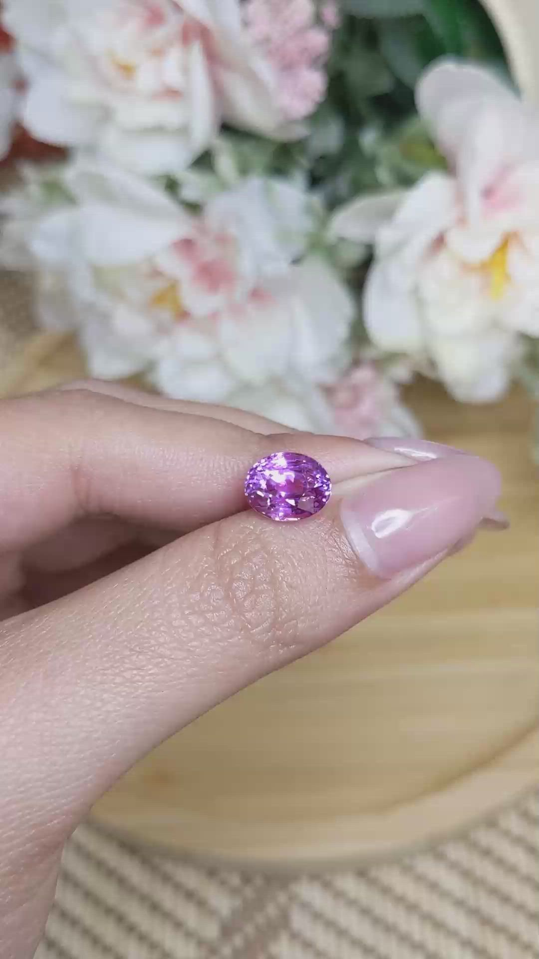 4.13 Ct. Pinkish Purple Sapphire from Ceylon (Sri Lanka) Size Video