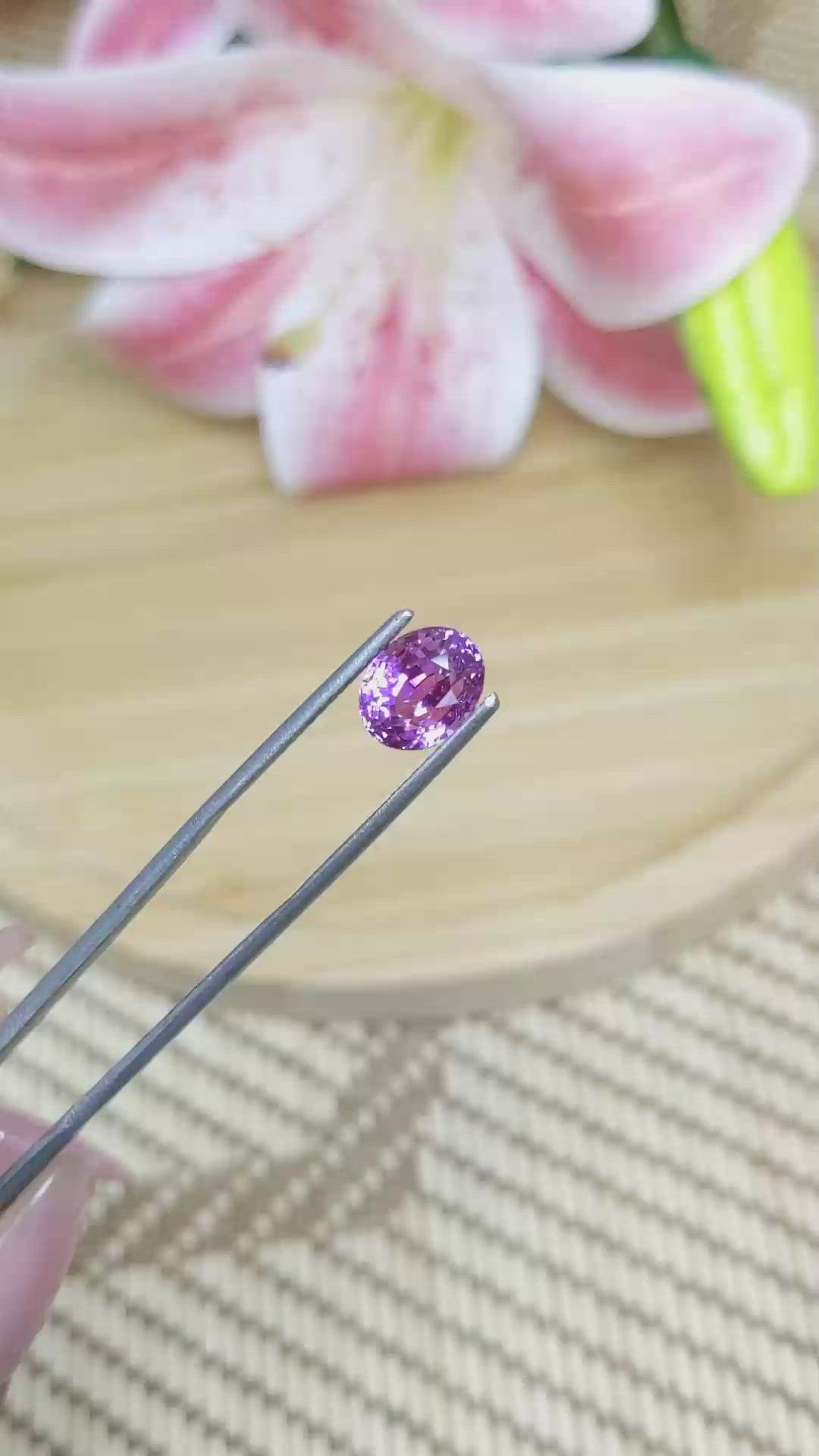 4.13 Ct. Pinkish Purple Sapphire from Ceylon (Sri Lanka) Size Video