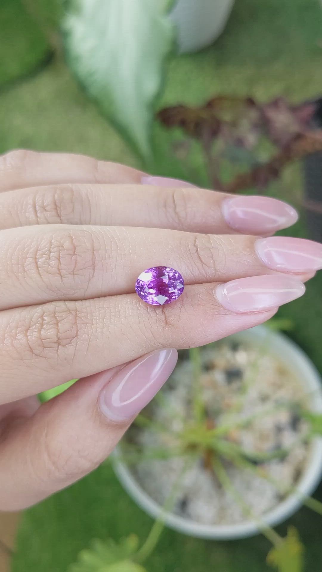4.13 Ct. Pinkish Purple Sapphire from Ceylon (Sri Lanka) Size Video