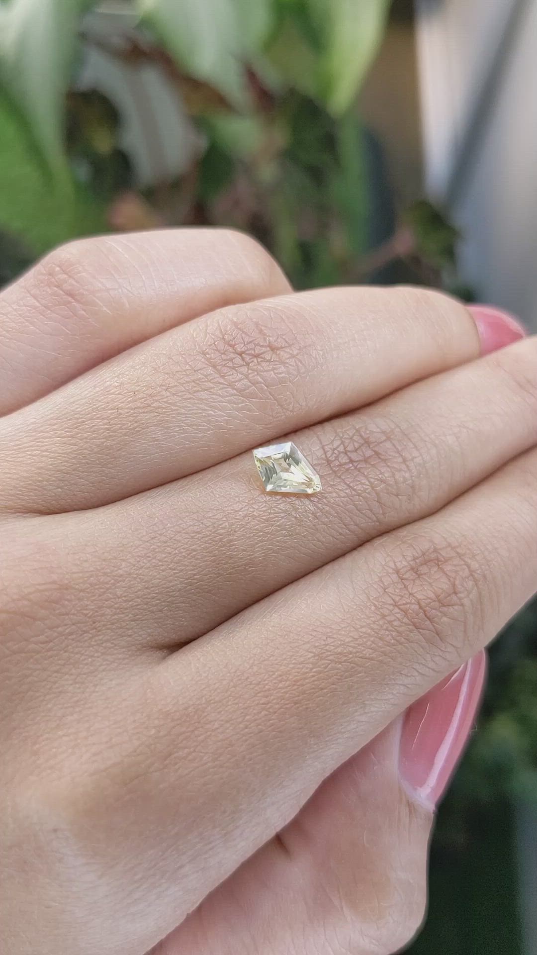 1.08 Ct. Yellow Sapphire from Ceylon (Sri Lanka) Size Video