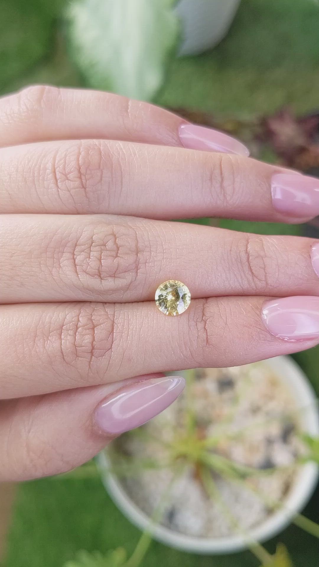 1.21 Ct. Yellow Sapphire from Ceylon (Sri Lanka) Size Video