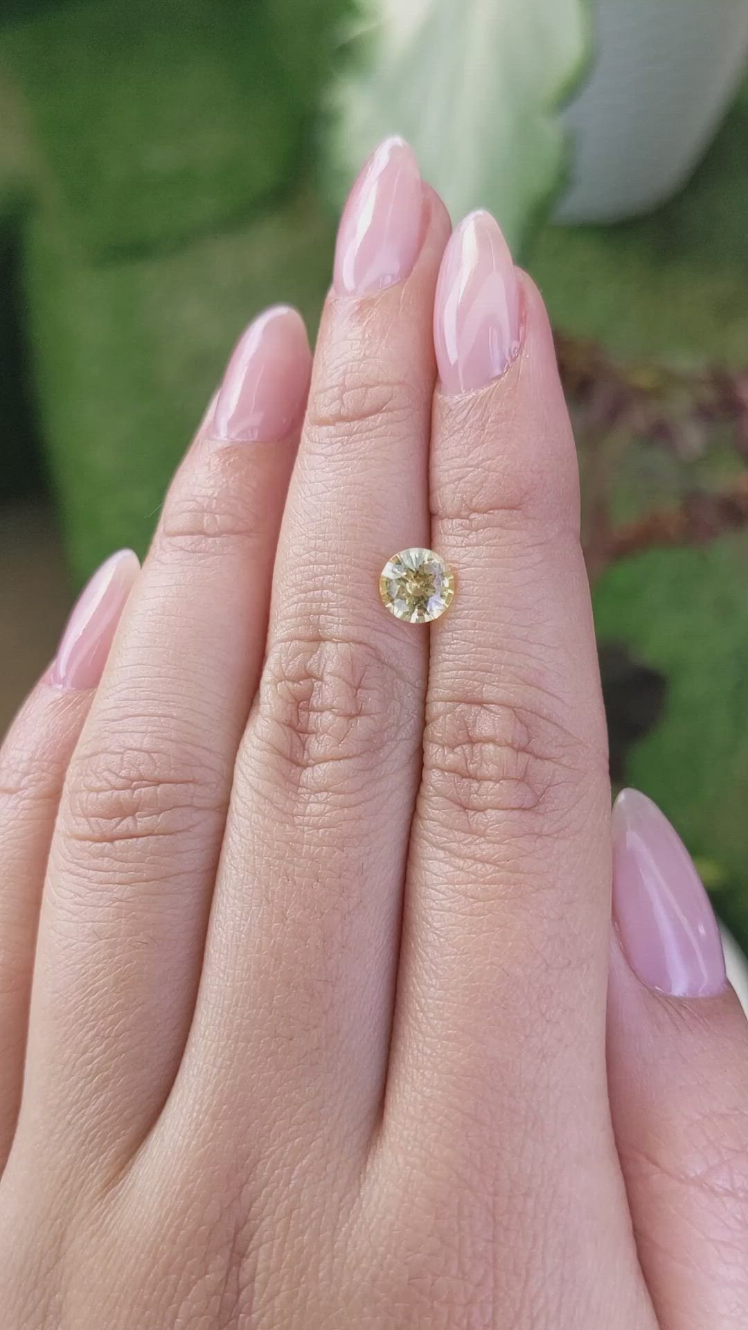 1.21 Ct. Yellow Sapphire from Ceylon (Sri Lanka) Size Video