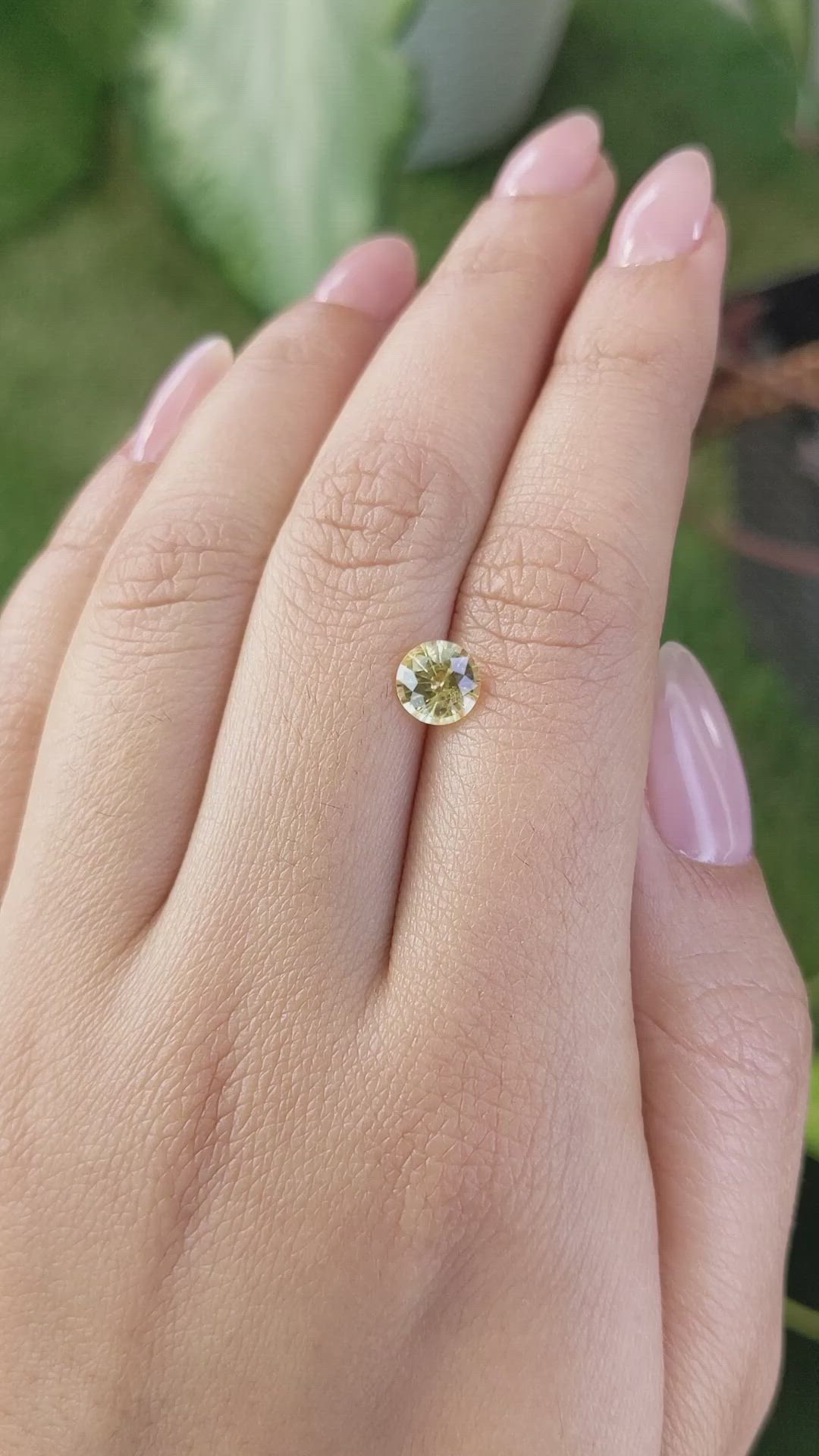 1.21 Ct. Yellow Sapphire from Ceylon (Sri Lanka) Size Video