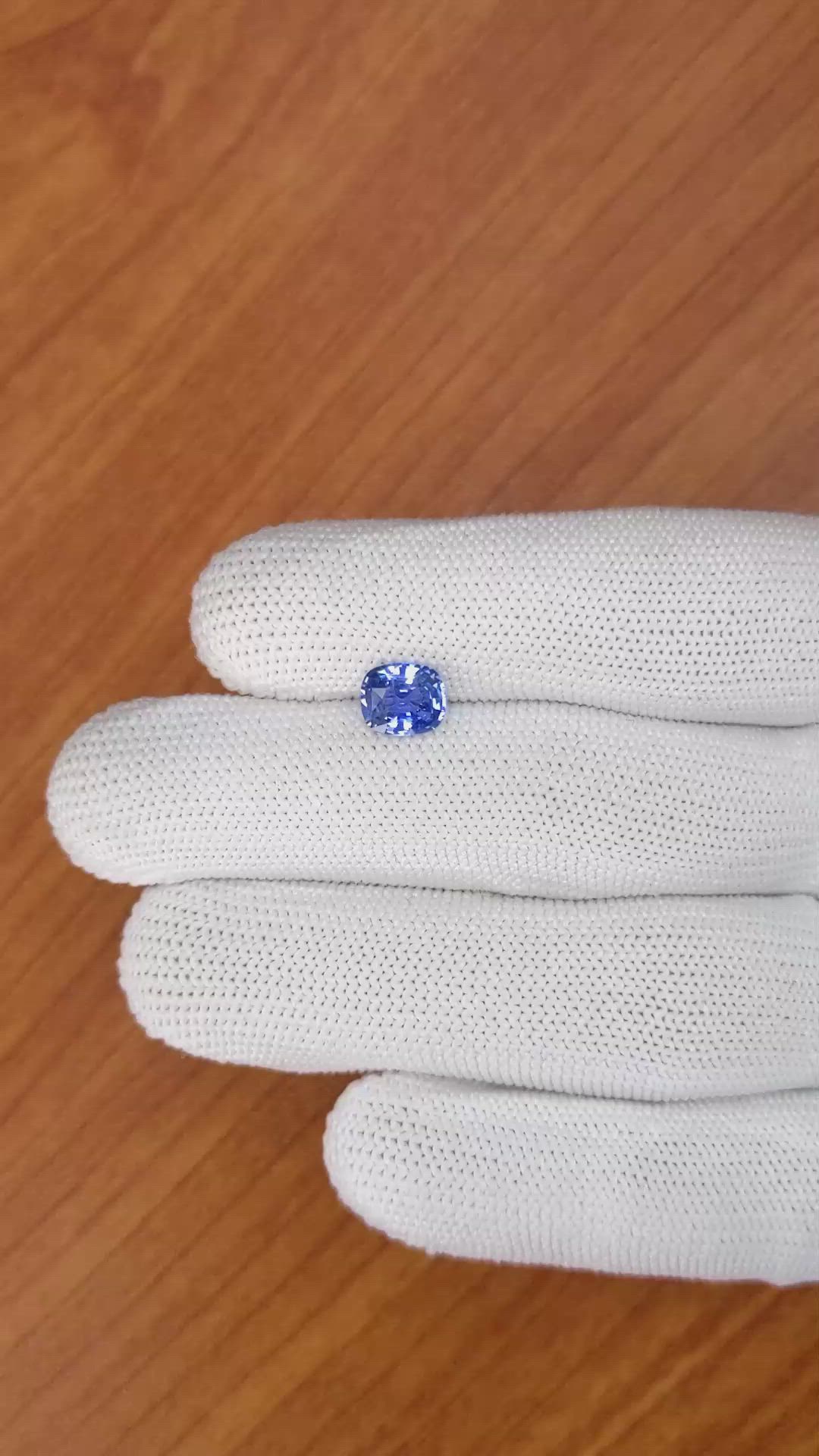 1.57 Ct. Blue Sapphire from Ceylon (Sri Lanka) Size Video