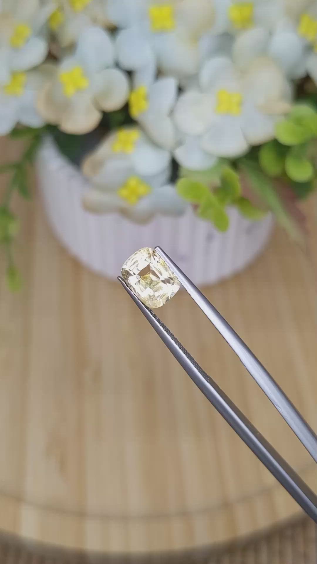 1.95 Ct. Yellow Sapphire from Ceylon (Sri Lanka) Size Video