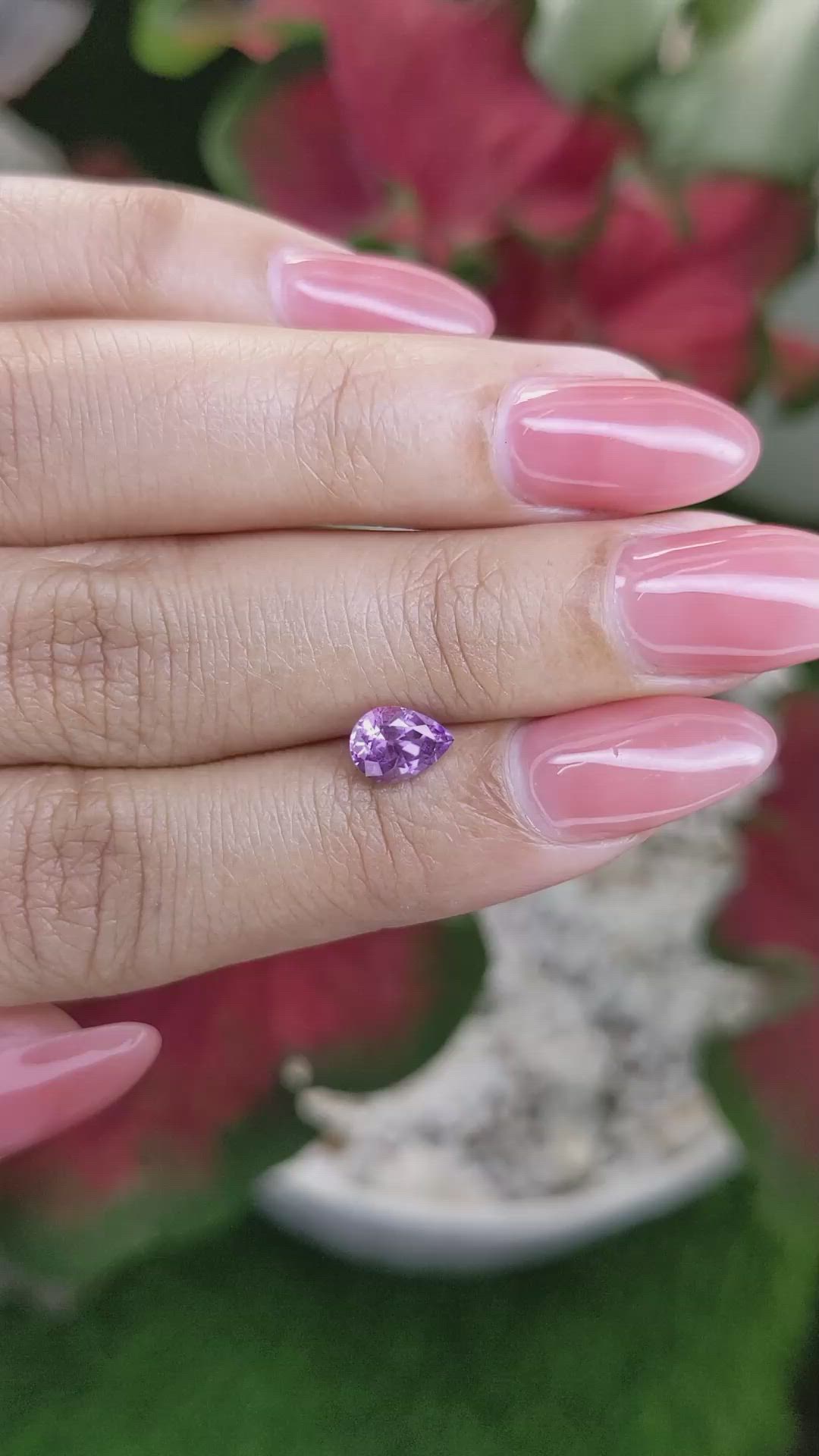 1.00 Ct. Pinkish Purple Sapphire from Ceylon (Sri Lanka) Size Video