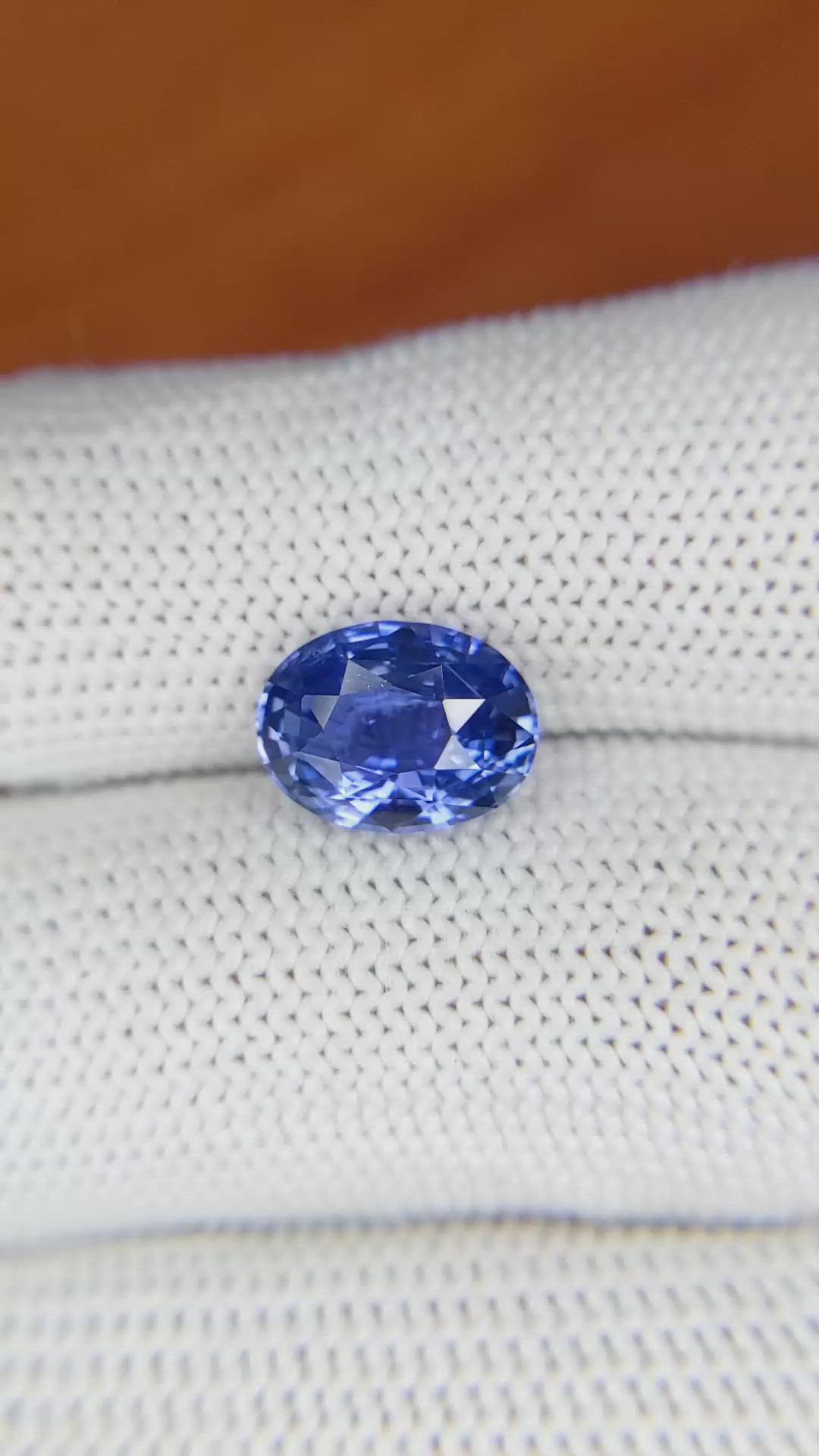 3.54 Ct. Blue Sapphire from Ceylon (Sri Lanka) Size Video