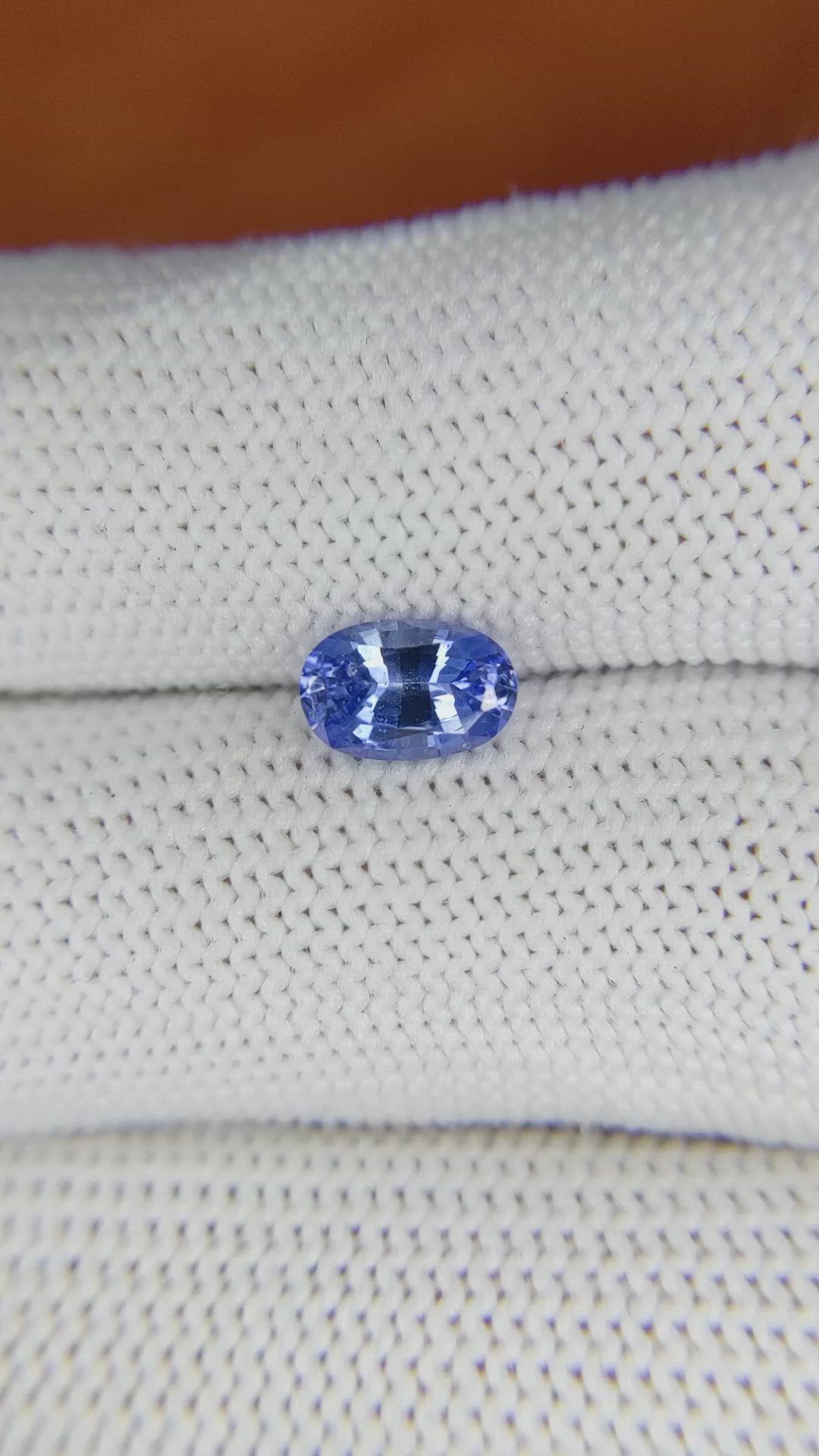 1.05 Ct. Blue Sapphire from Ceylon (Sri Lanka) Size Video
