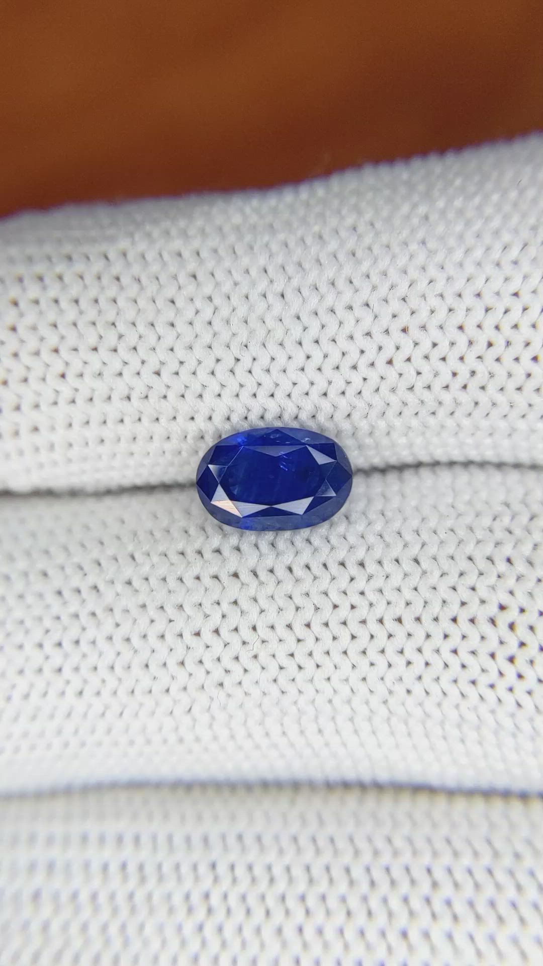 1.70 Ct. Blue Sapphire from Ceylon (Sri Lanka) Size Video