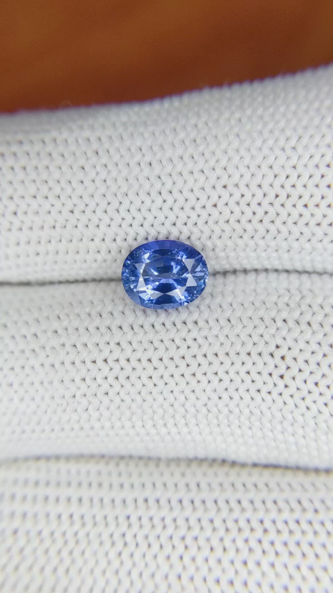 1.47 Ct. Blue Sapphire from Ceylon (Sri Lanka) Size Video