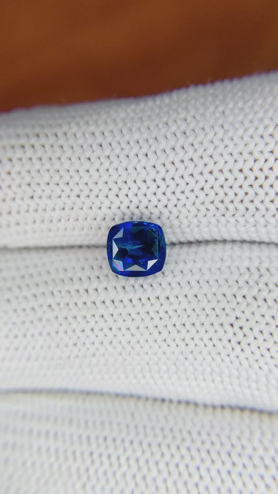 1.57 Ct. Blue Sapphire from Ceylon (Sri Lanka) Size Video