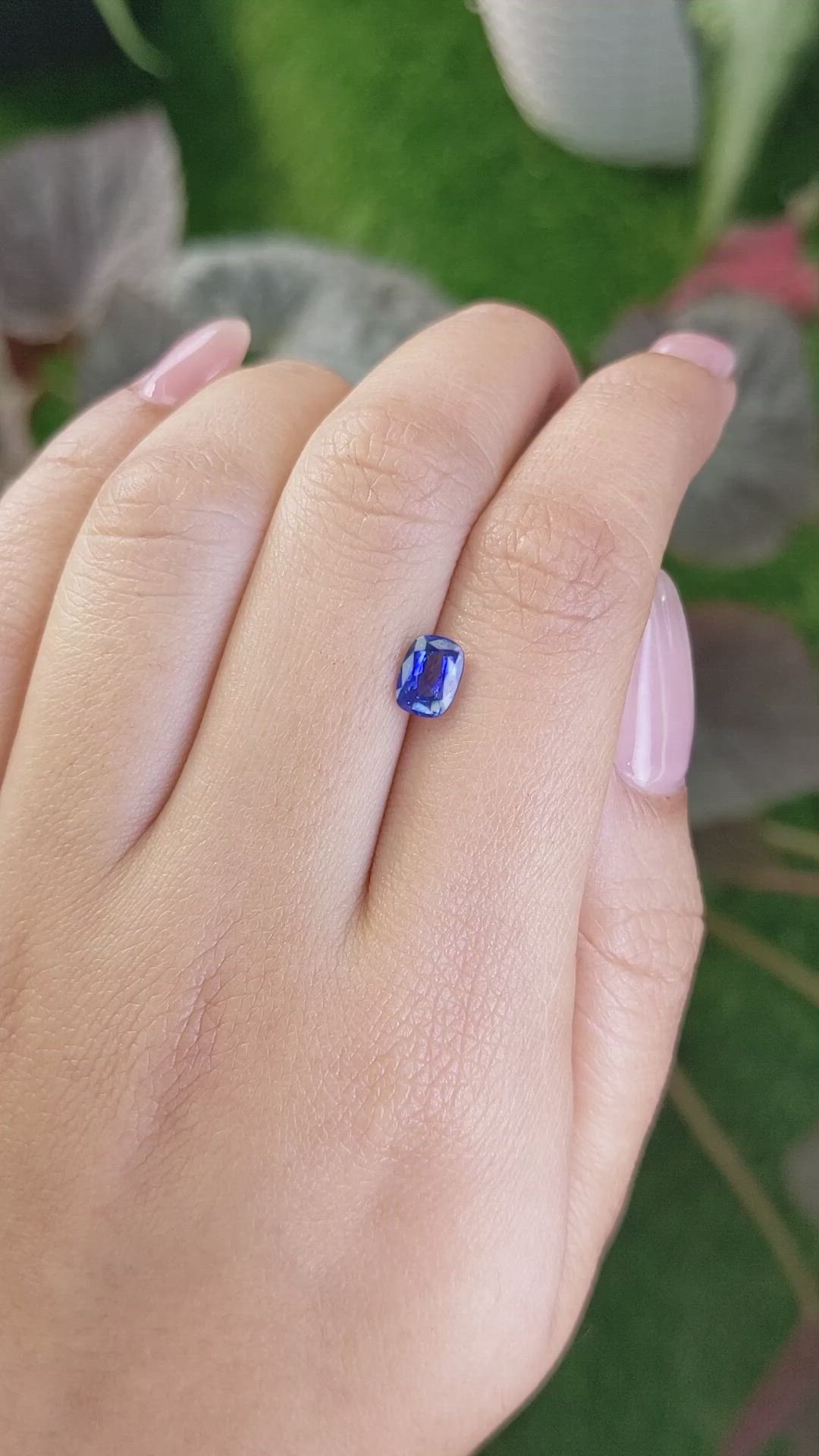 1.03 Ct. Blue Sapphire from Ceylon (Sri Lanka) Size Video